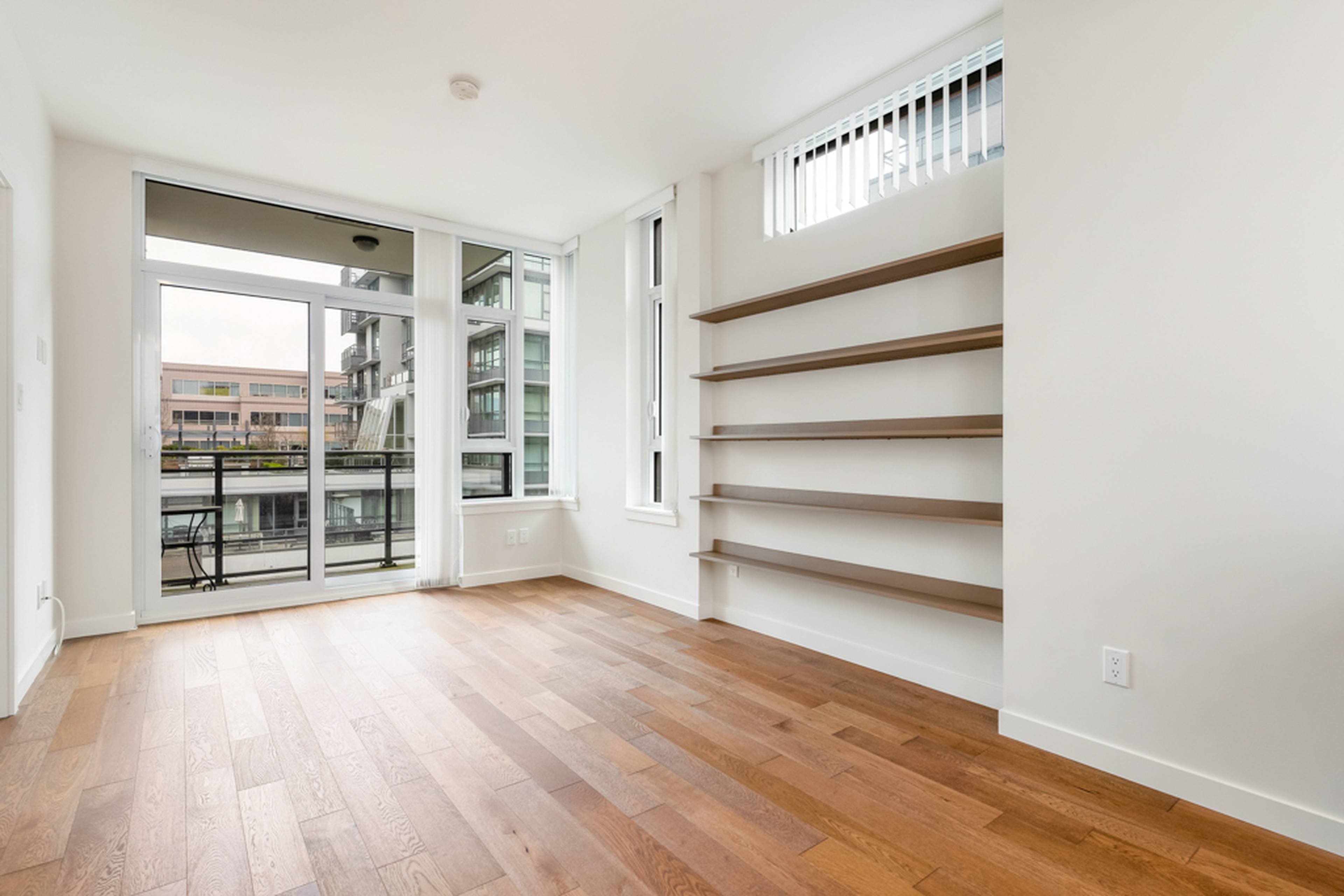 1 ch.  · 1 s. de bains for rent $2,700 / mois