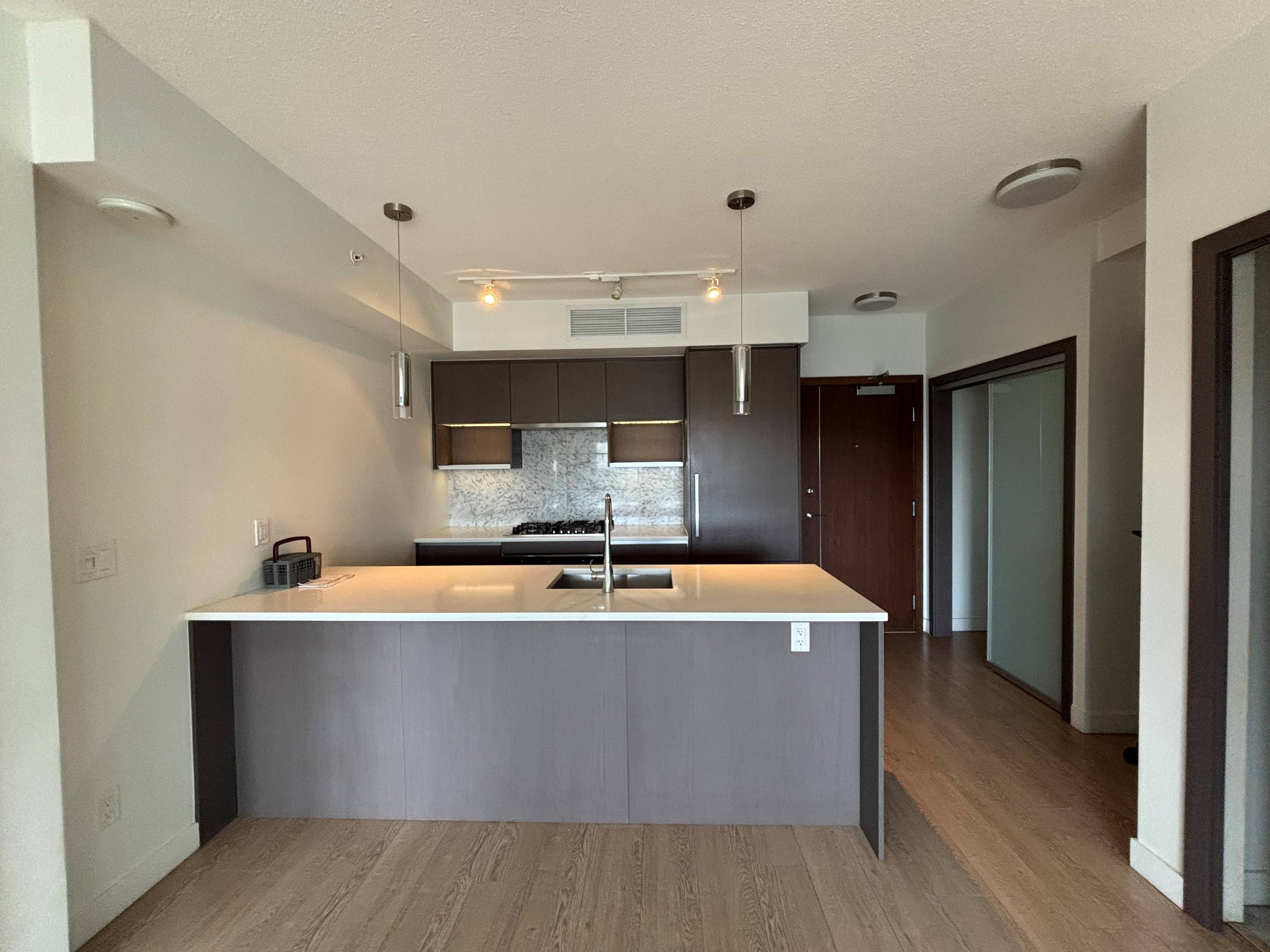 2 室  · 2 卫 for rent $2,800 / 月