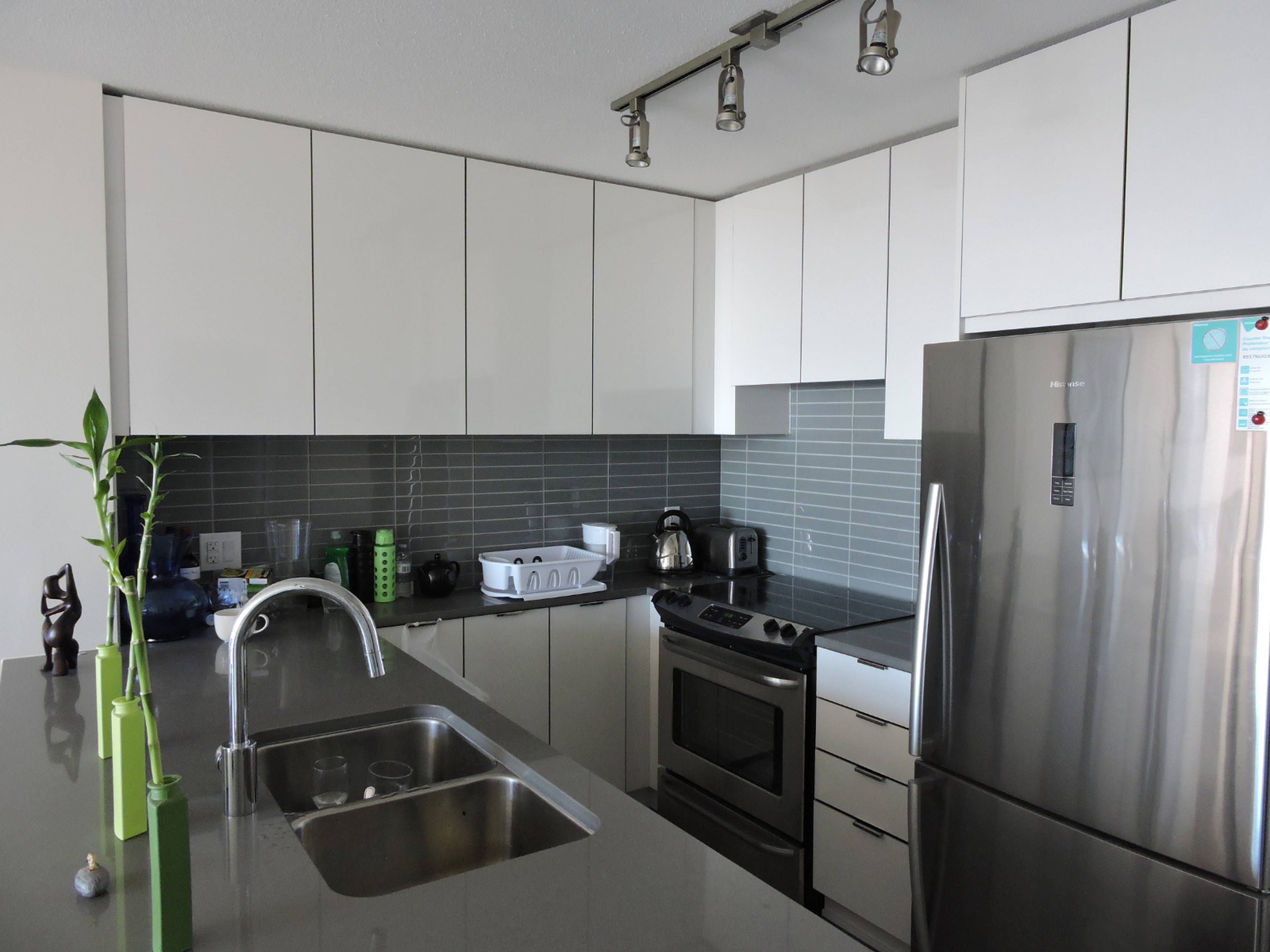 2 ch.  · 2 s. de bains for rent $2,800 / mois