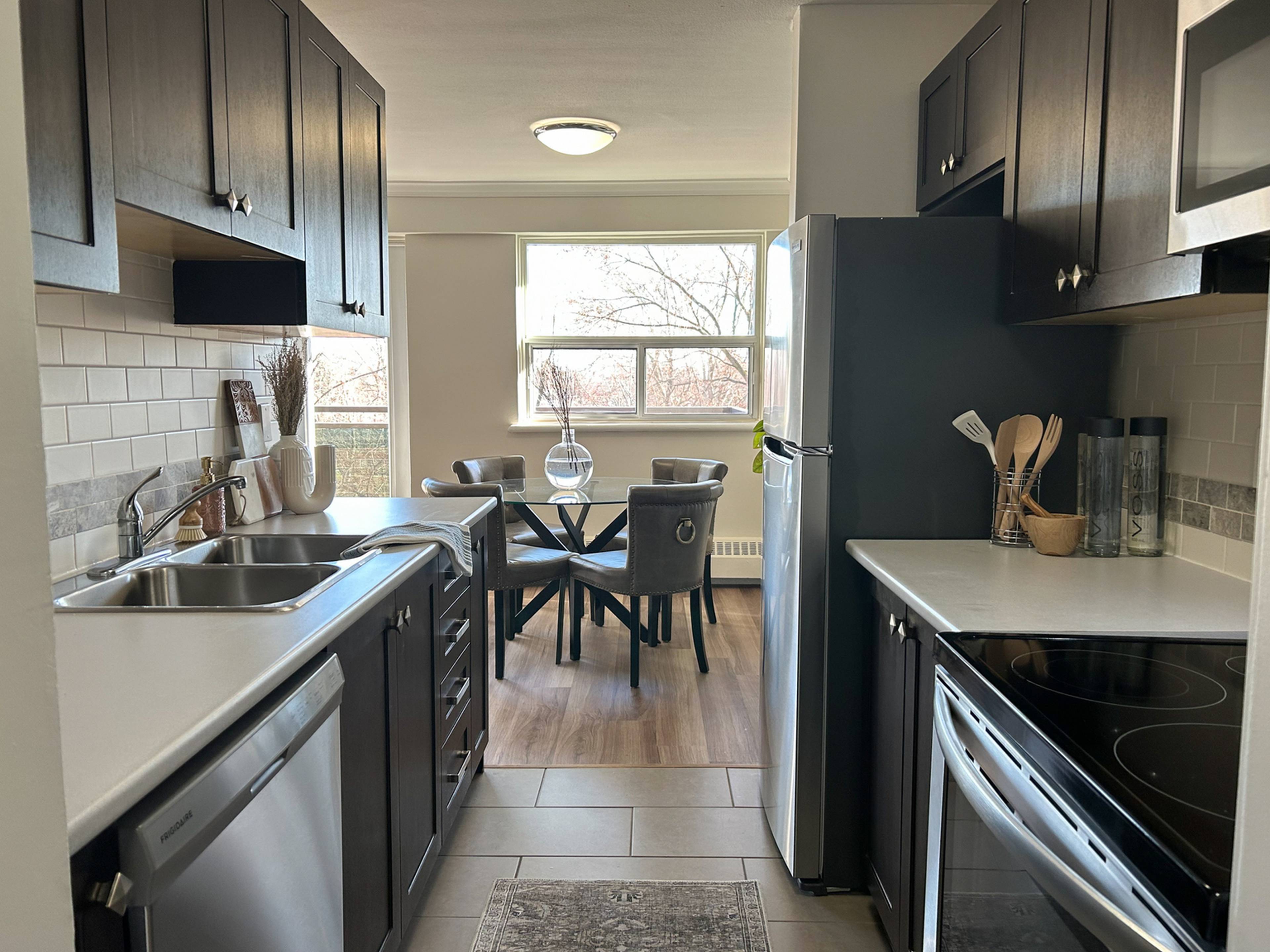 1 ch.  · 1 s. de bains for rent $2,425 / mois