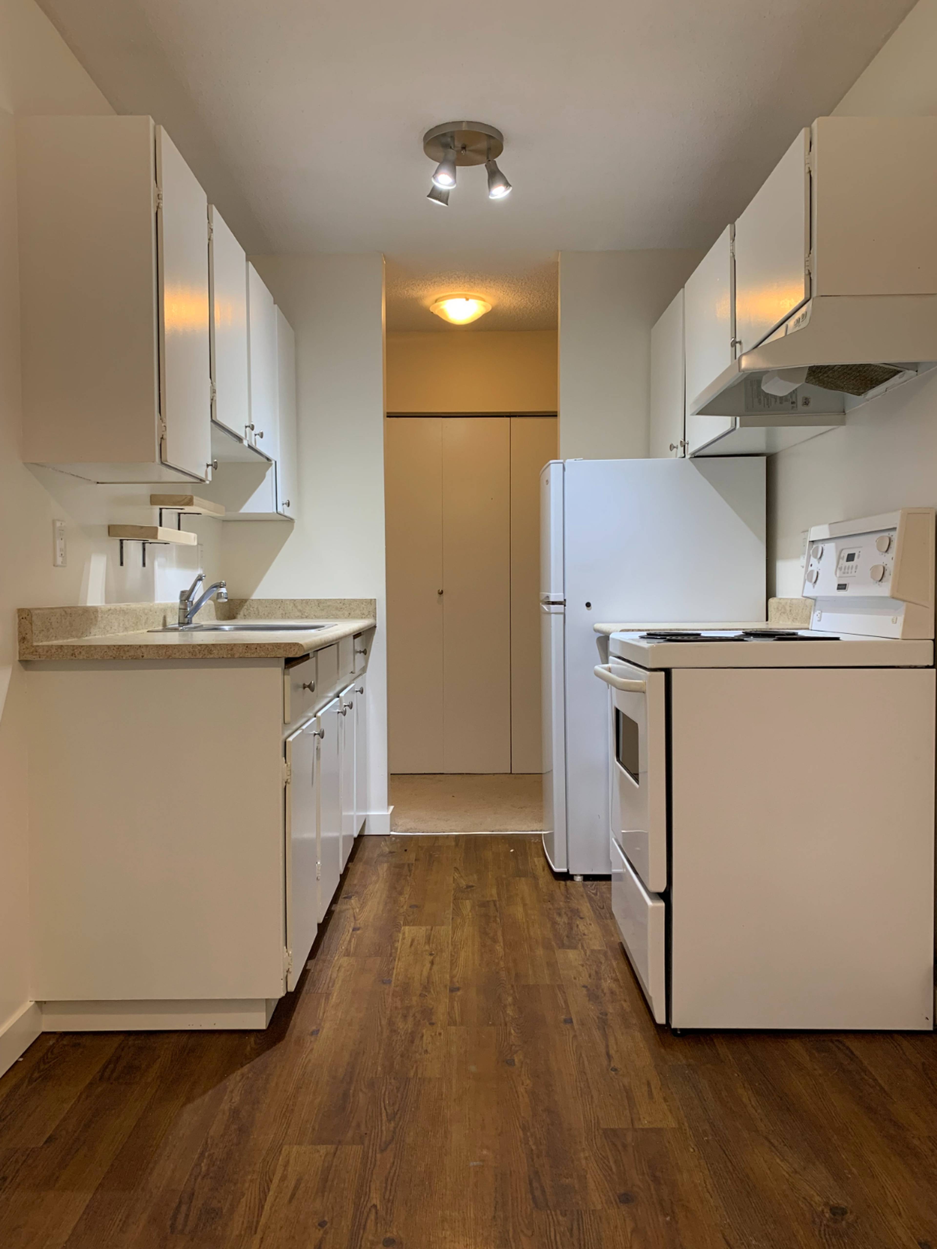 1 ch.  · 1 s. de bains for rent $1,750 / mois