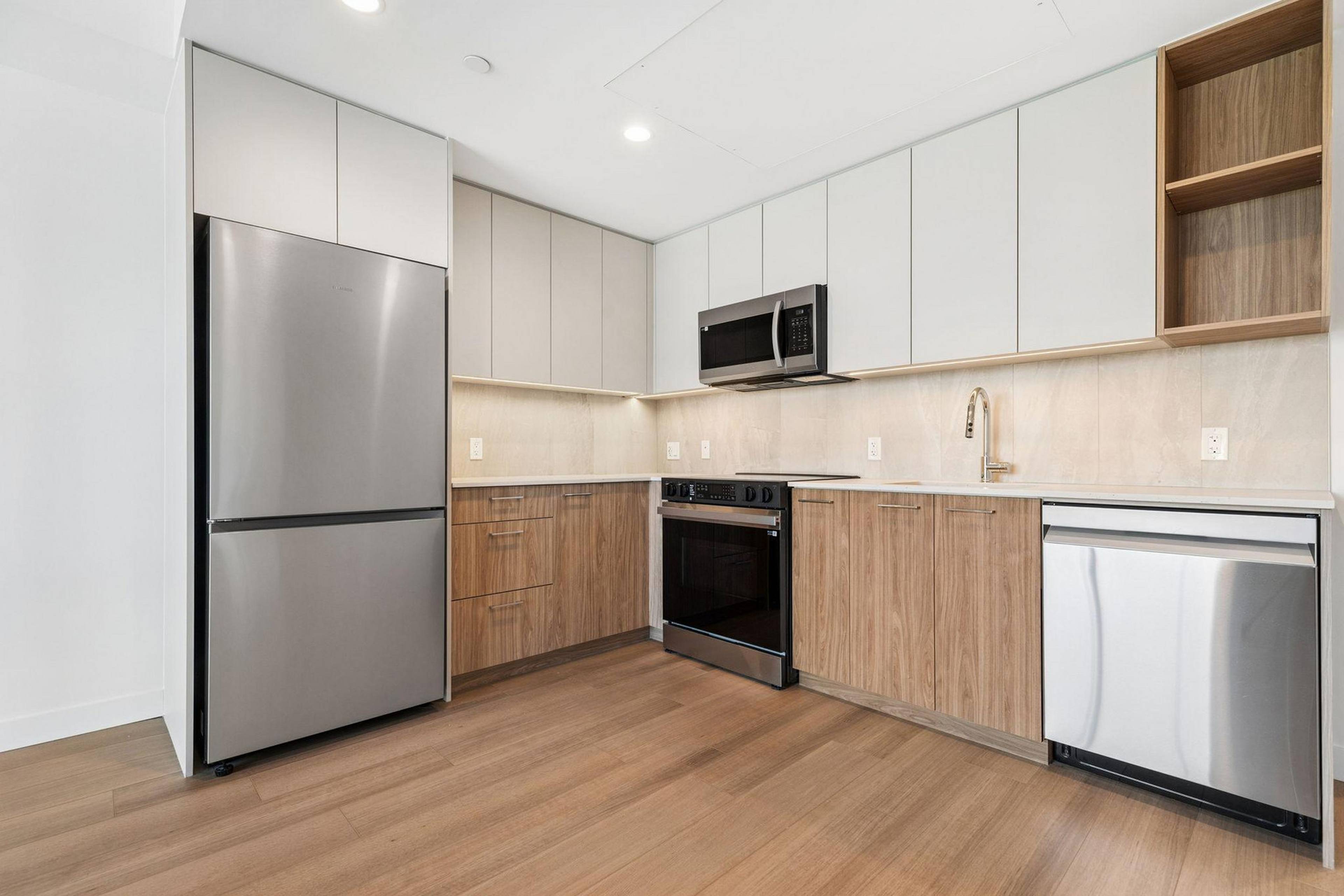 2 ch.  · 2 s. de bains for rent $4,350 / mois