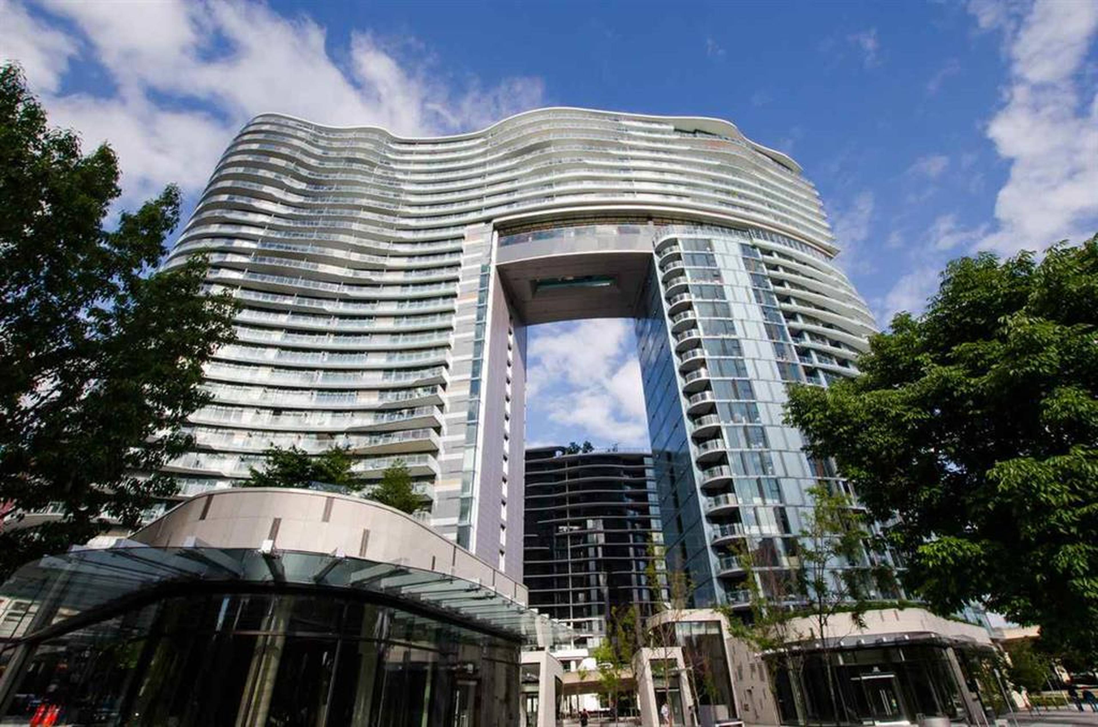 2 ch.  · 2 s. de bains for rent $4,200 / mois