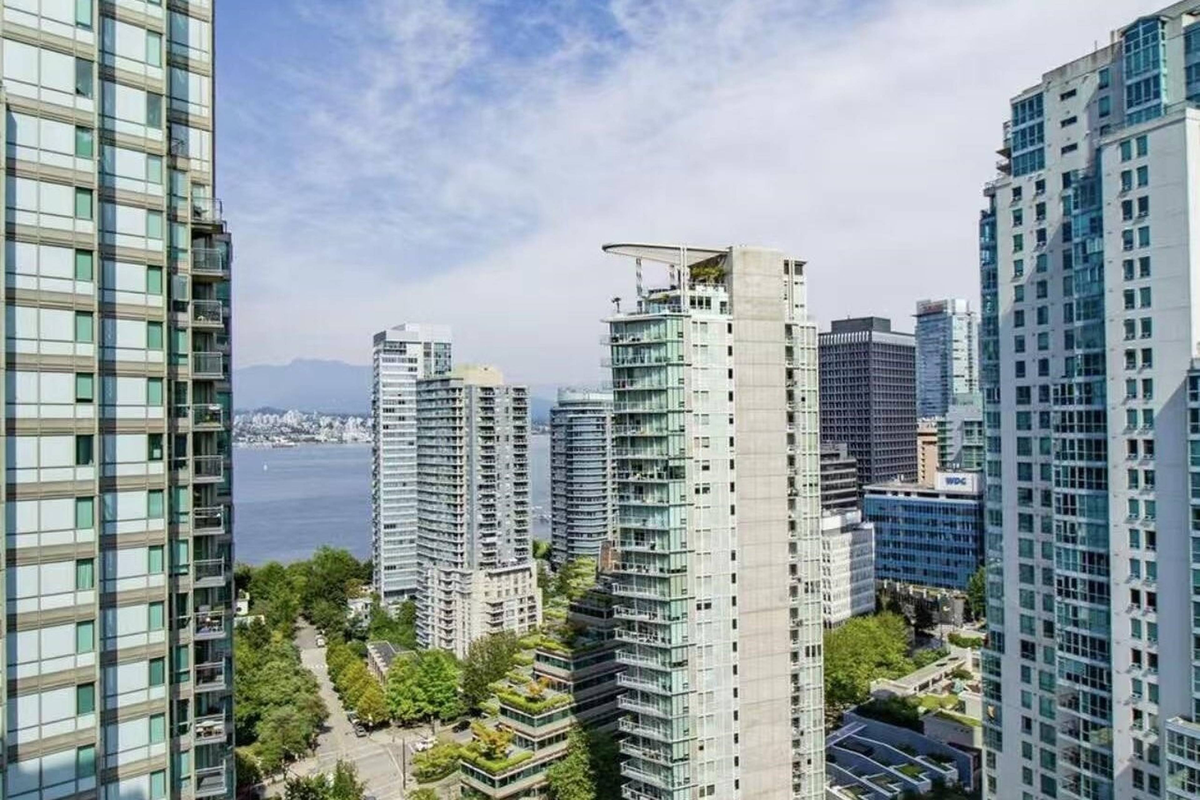 1 ch.  · 1 s. de bains for rent $1,450 / mois
