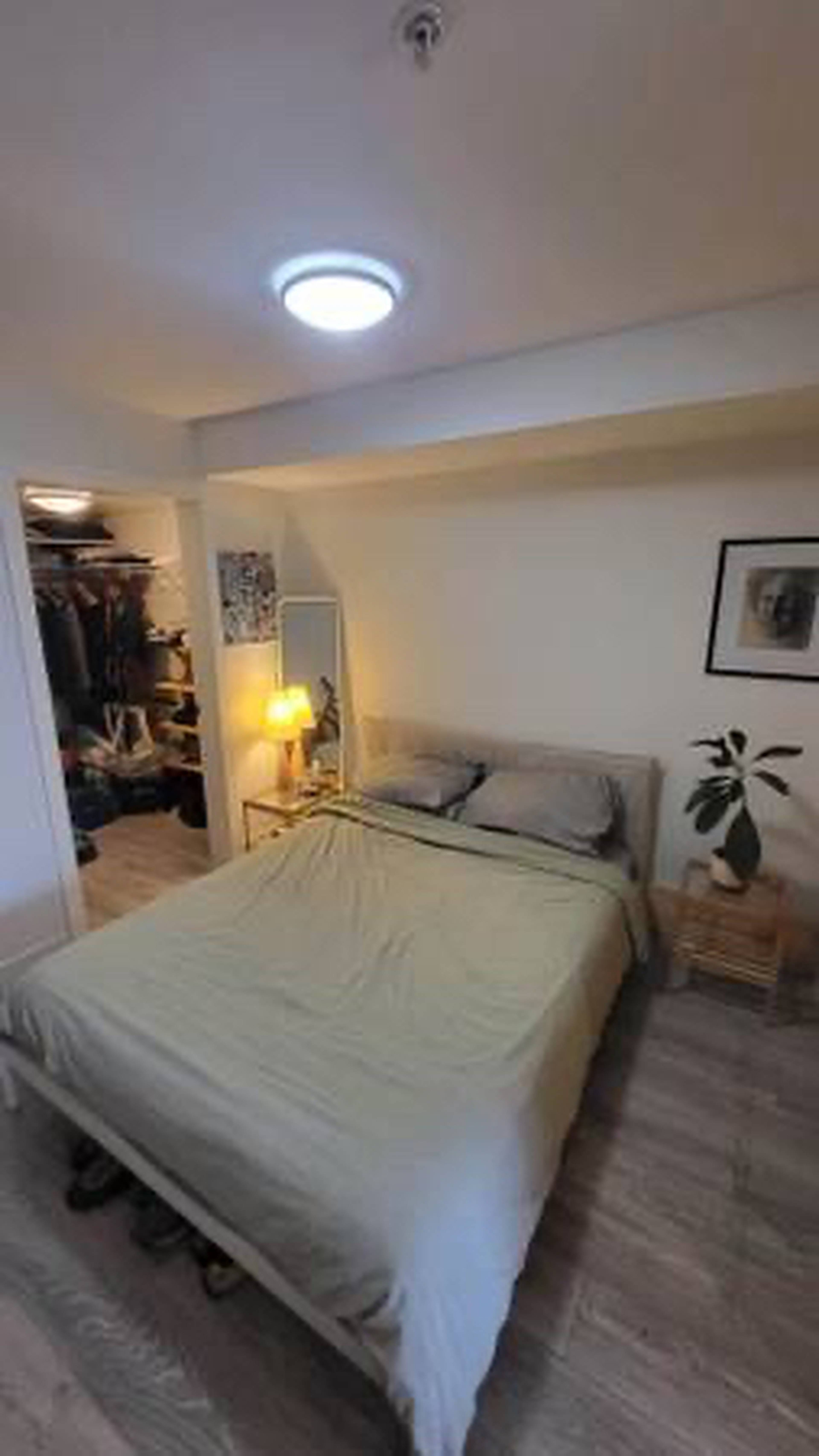 1 ch.  · 1 s. de bains for rent $2,000 / mois