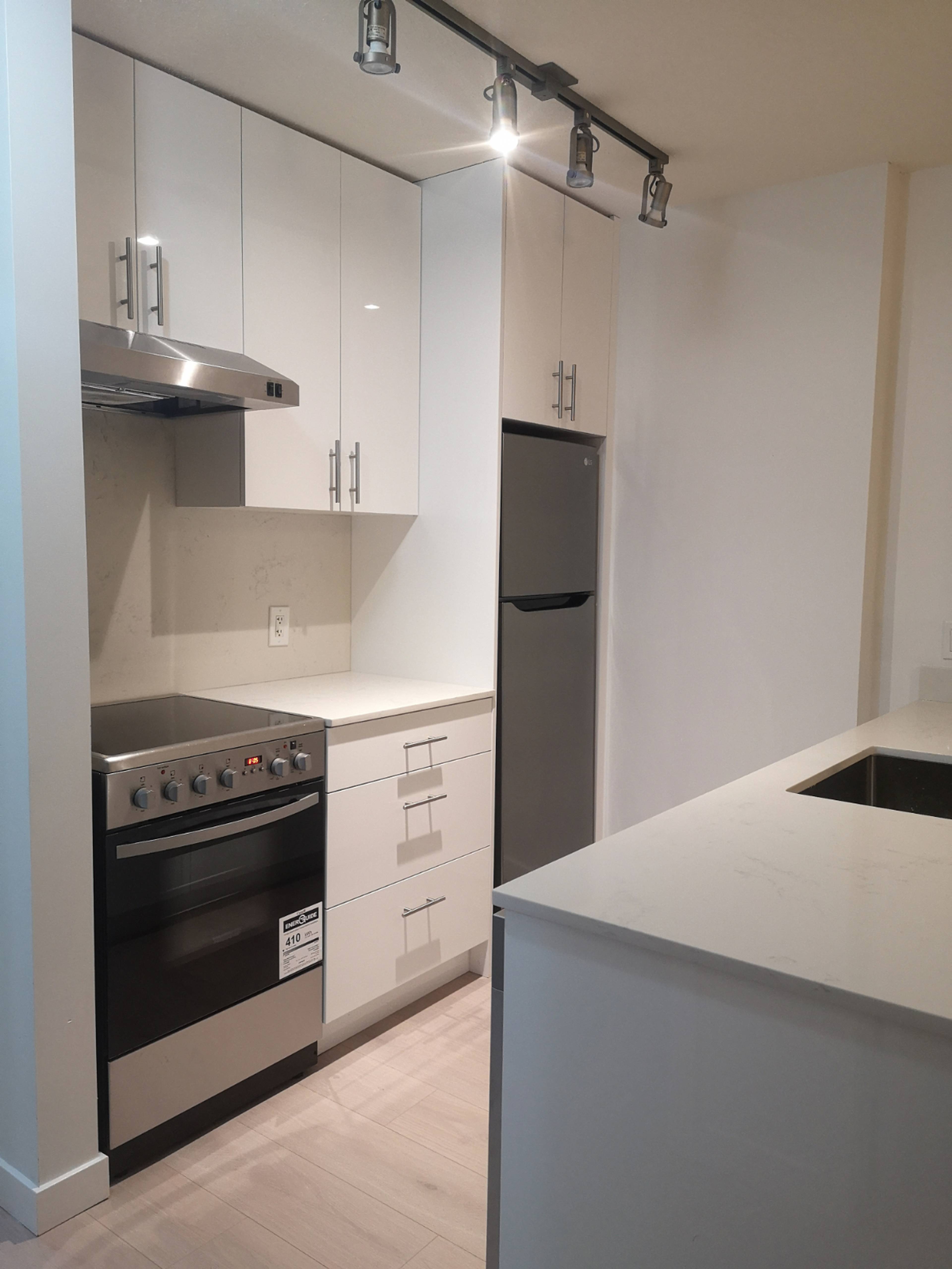 1 ch.  · 1 s. de bains for rent $2,100 / mois