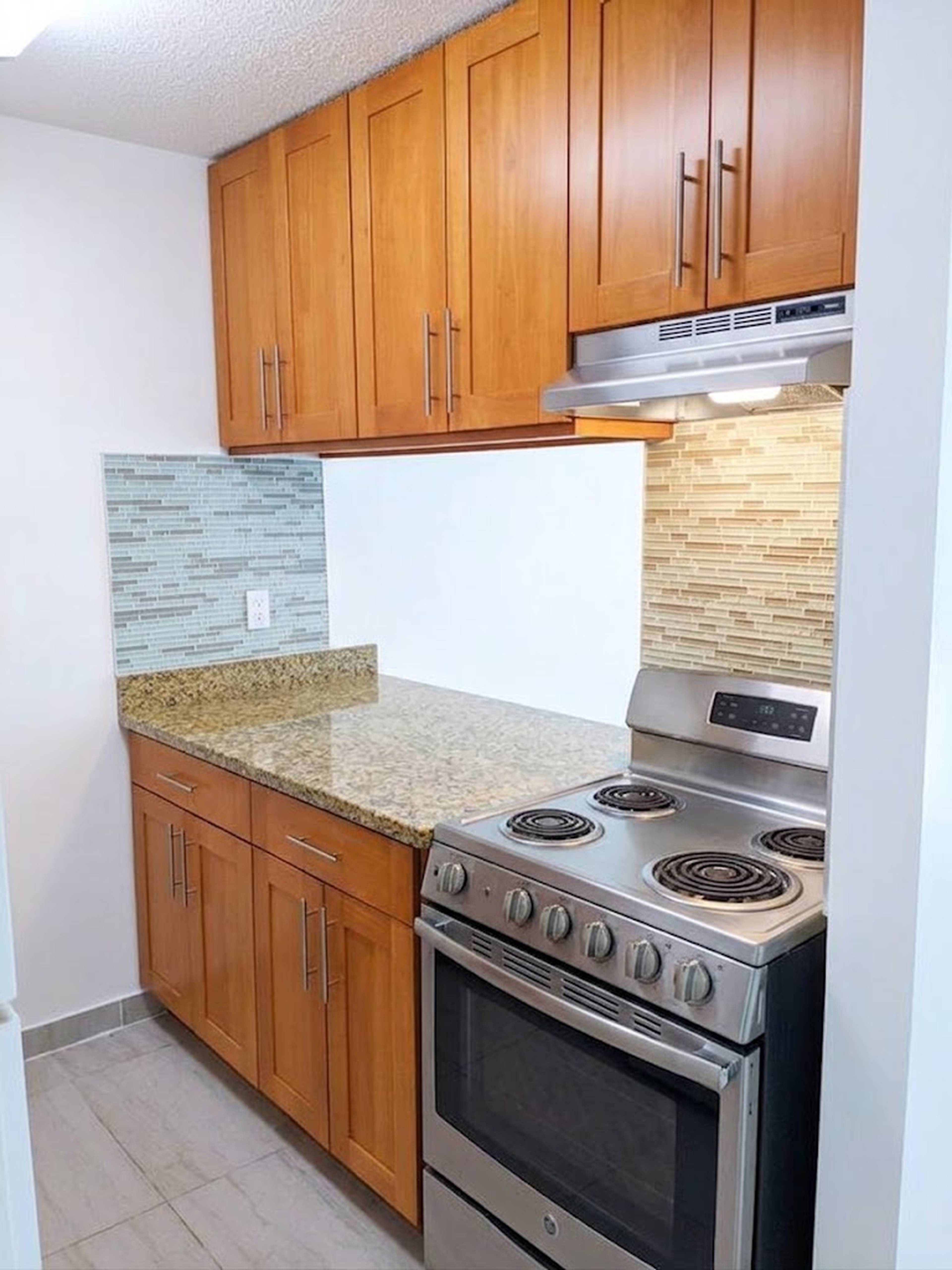 2 室  · 1 卫 for rent $3,150 / 月