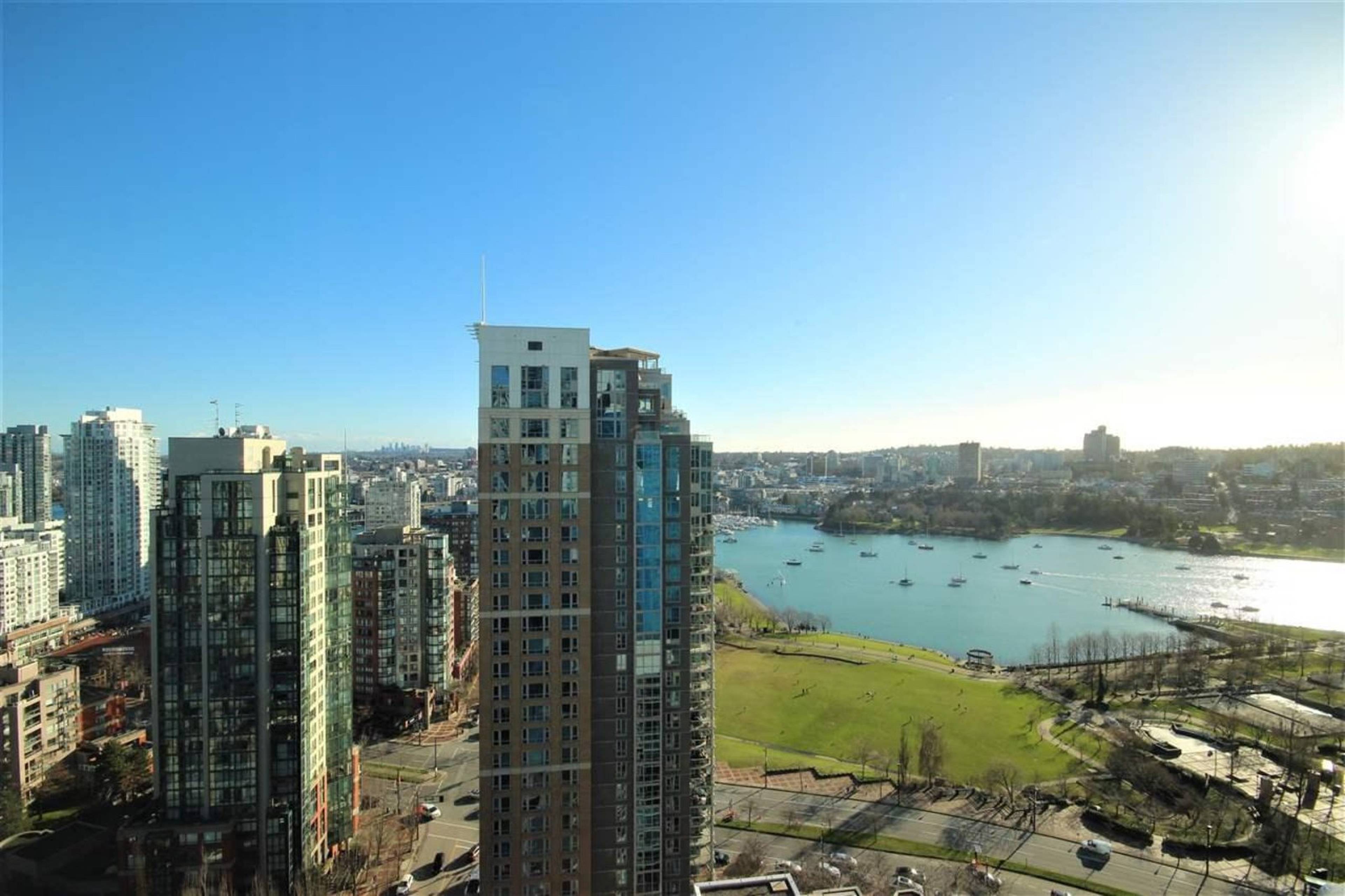 1 ch.  · 1 s. de bains for rent $2,050 / mois