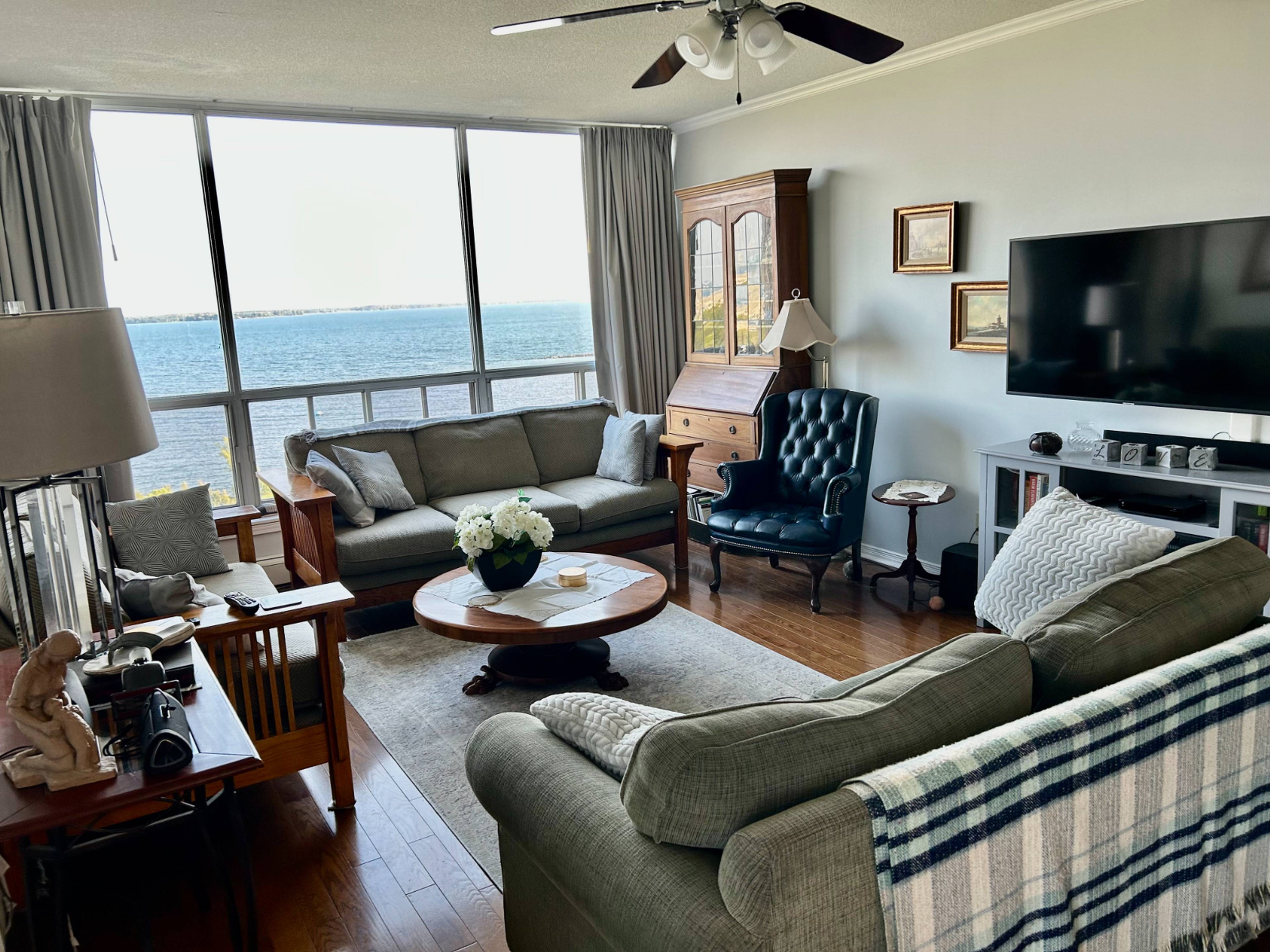2 室  · 2 卫 for rent $2,800 / 月