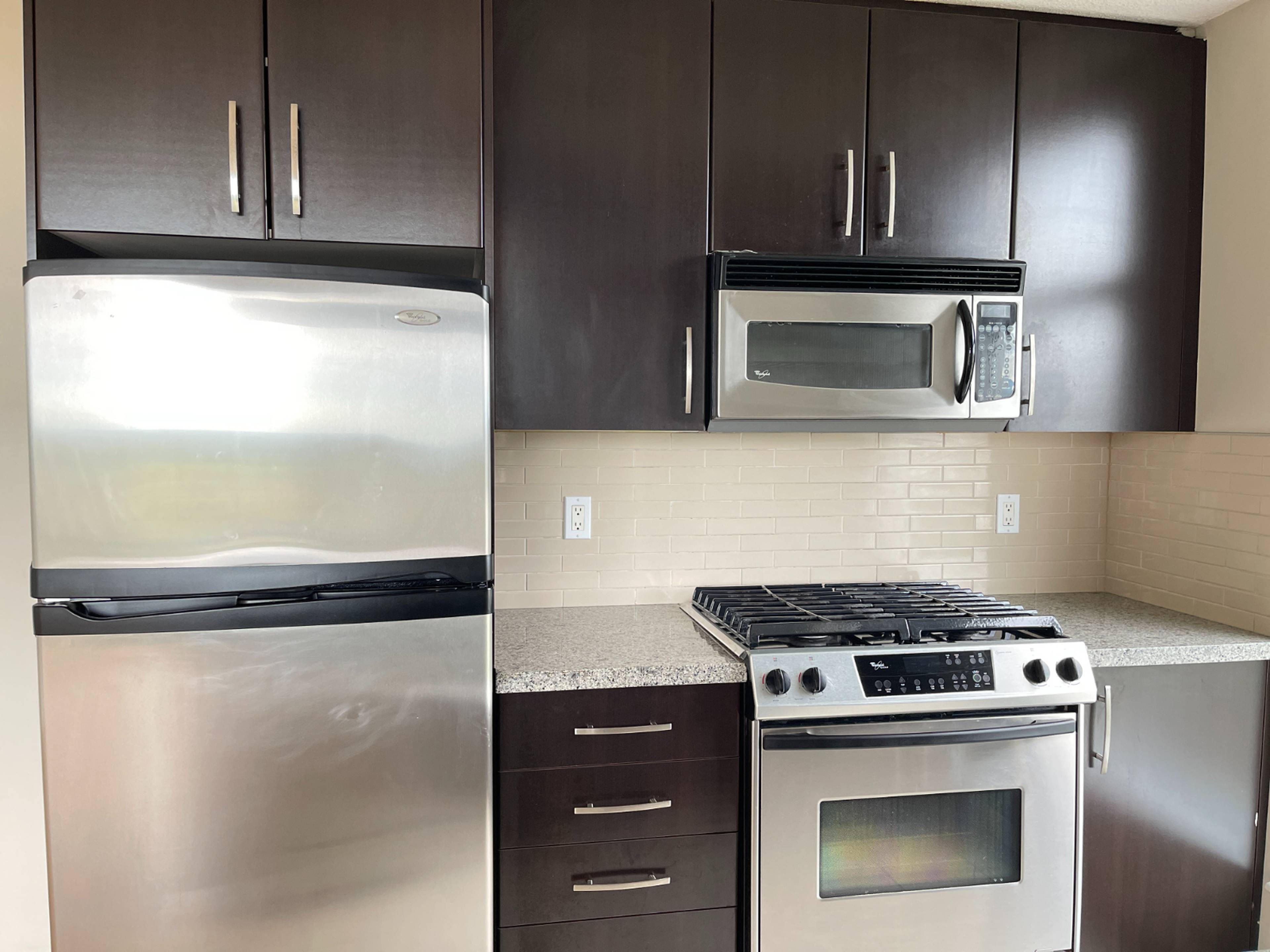 2 室  · 2 卫 for rent $2,498 / 月