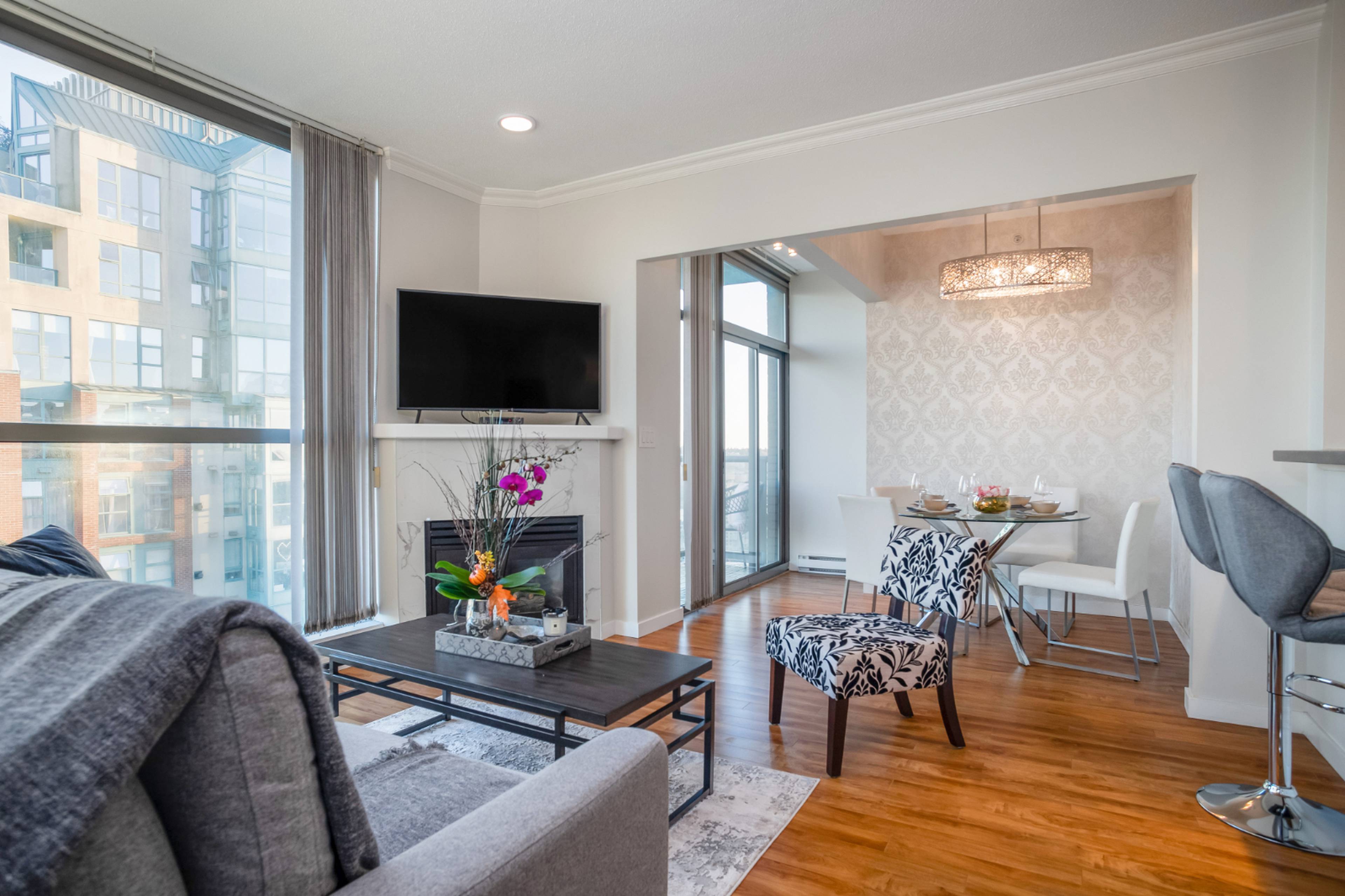 1 ch.  · 1 s. de bains for rent $3,200 / mois