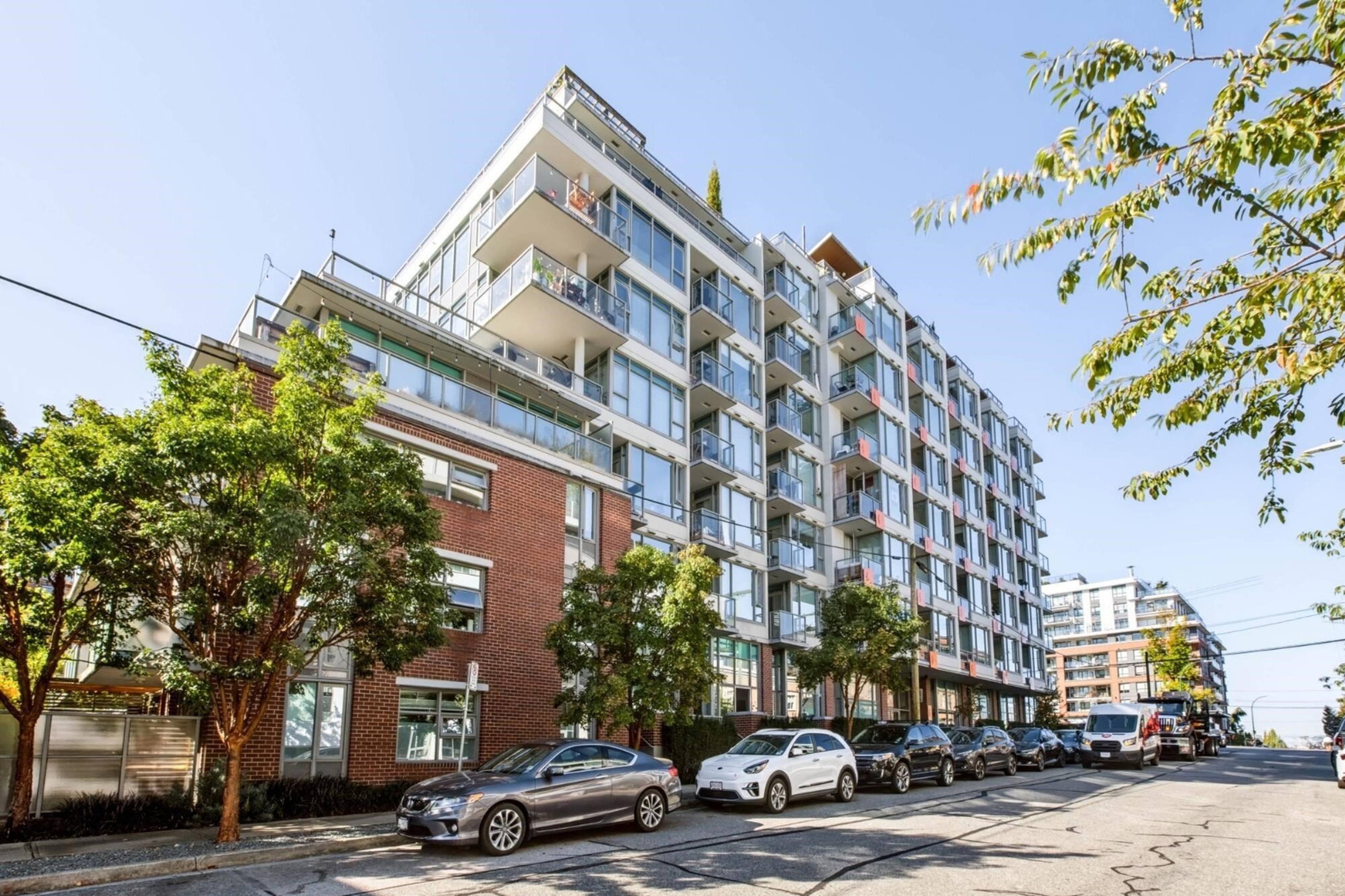 2 ch.  · 2 s. de bains for rent $1,920 / mois