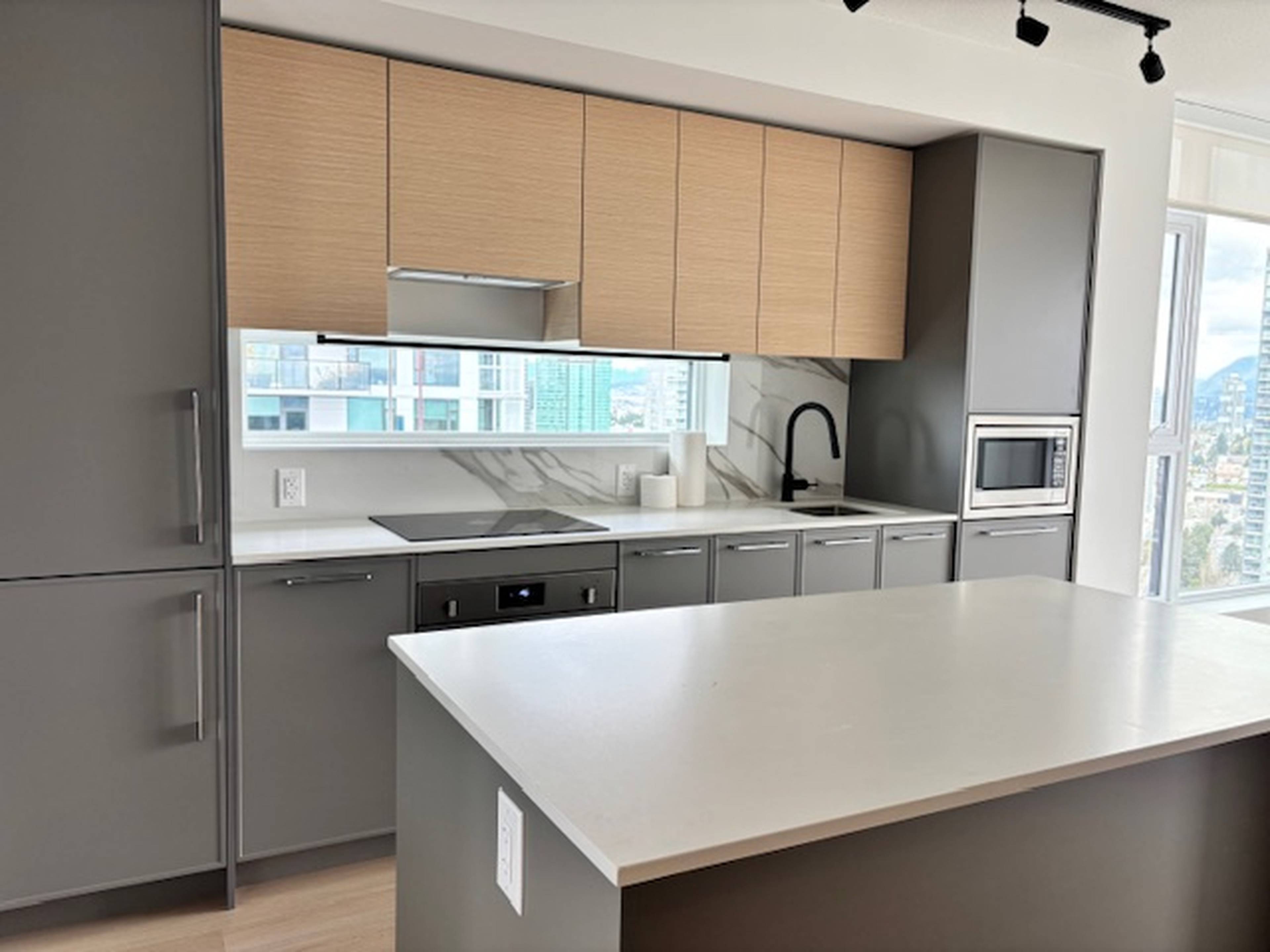 2 ch.  · 2 s. de bains for rent $2,540 / mois