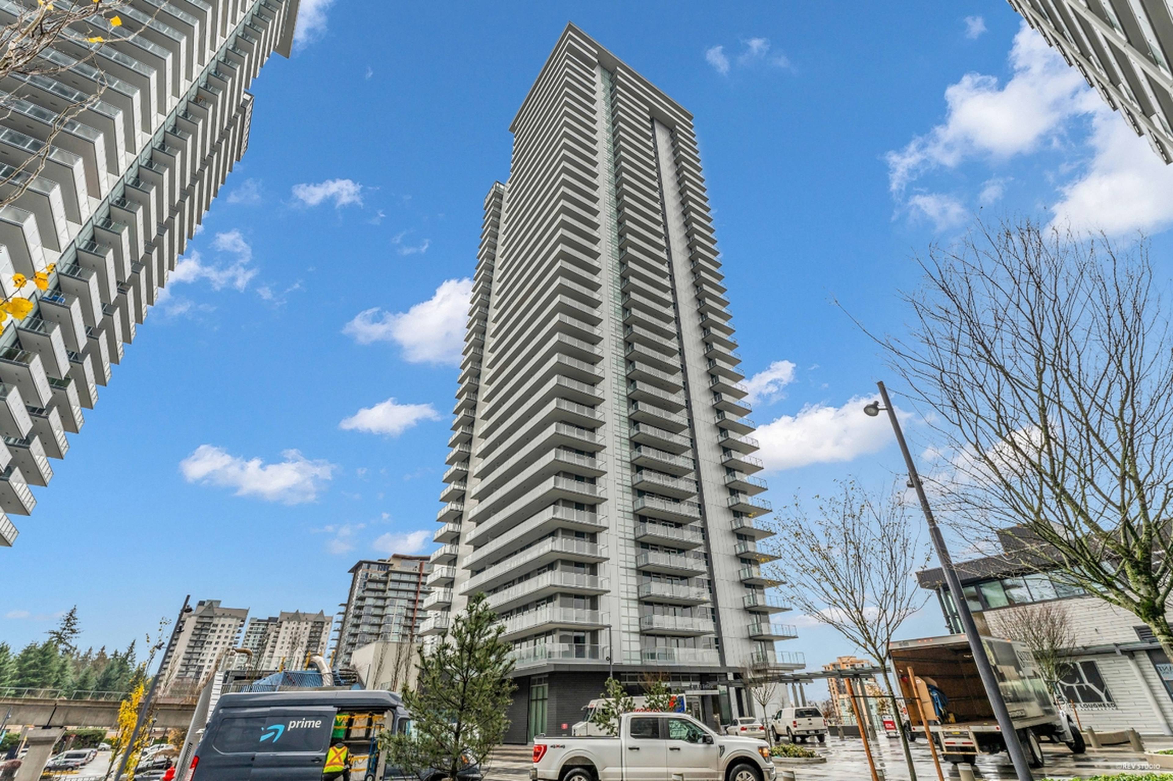 2 ch.  · 2 s. de bains for rent $2,700 / mois