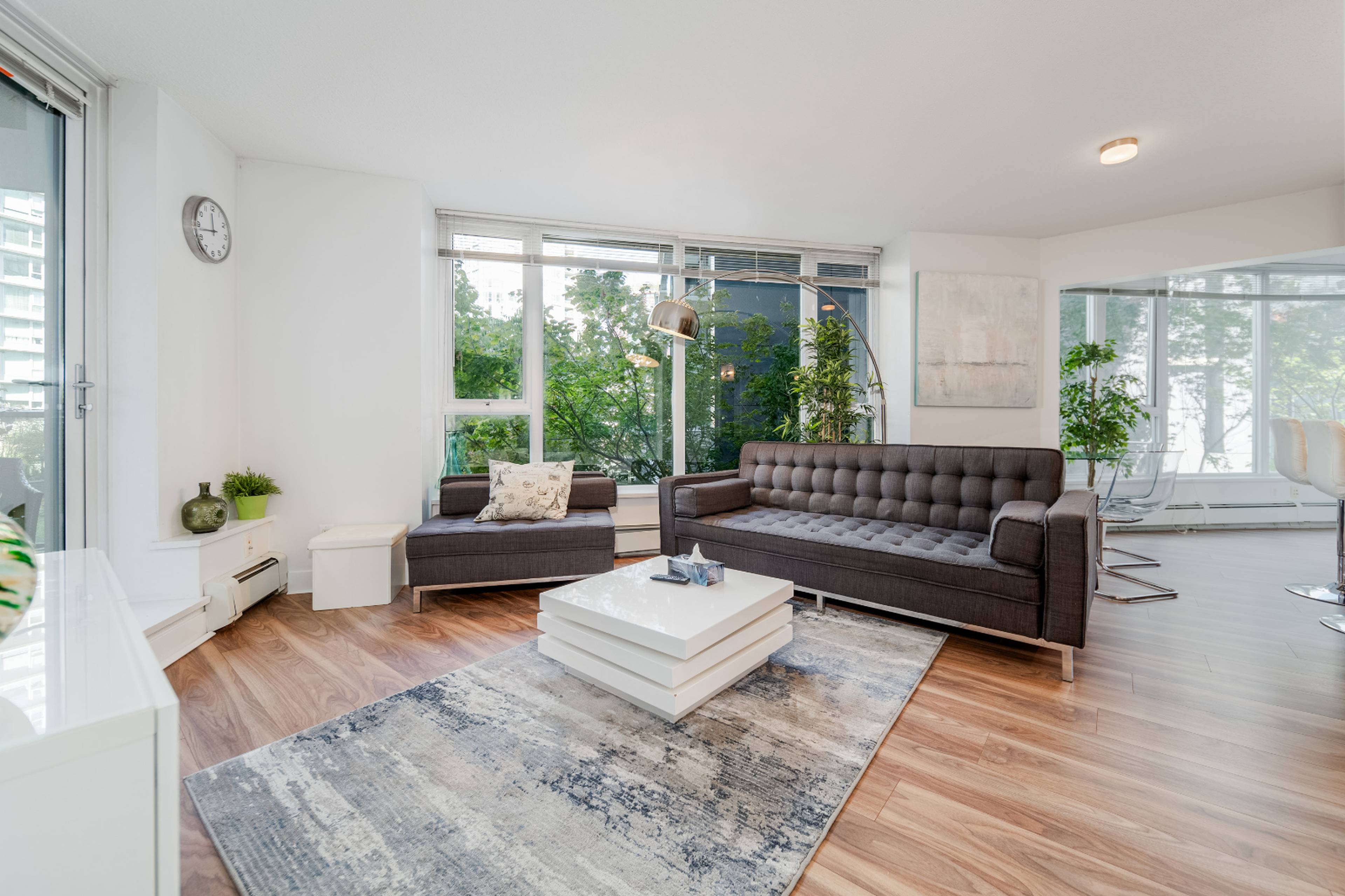 2 室  · 2 卫 for rent $4,300 / 月