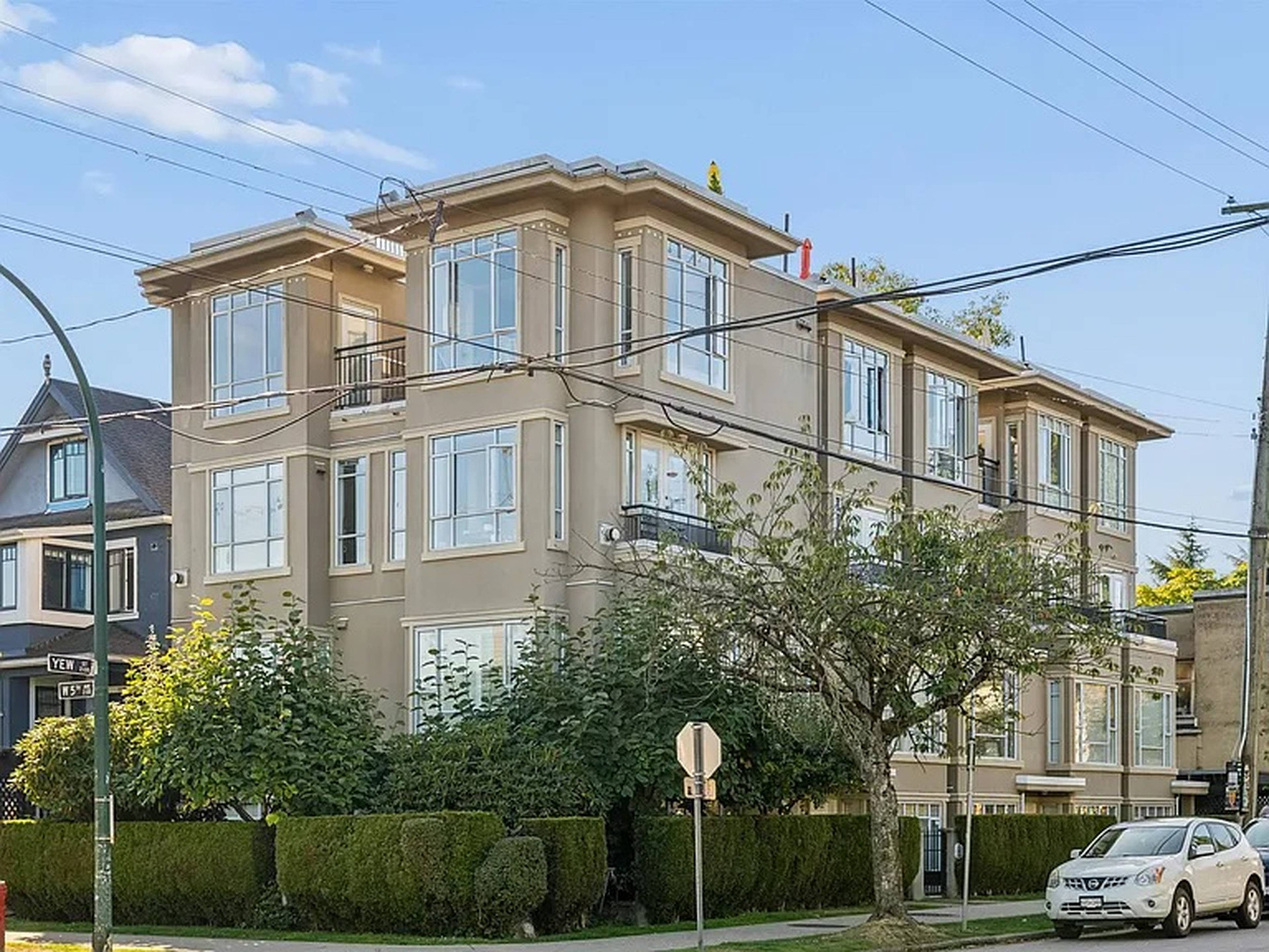 2 室  · 2 卫 for rent $2,300 / 月