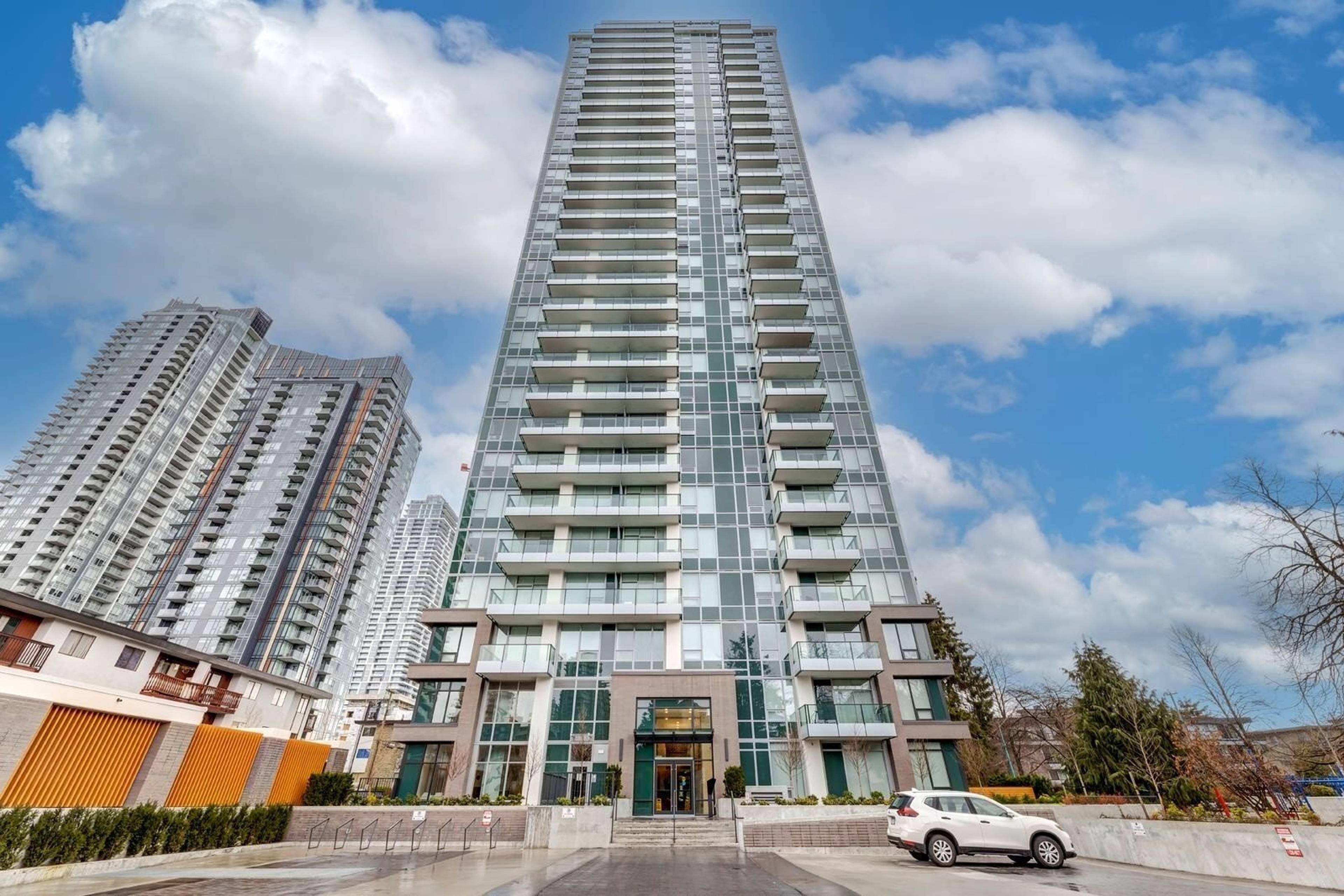 1 ch.  · 1 s. de bains for rent $1,200 / mois