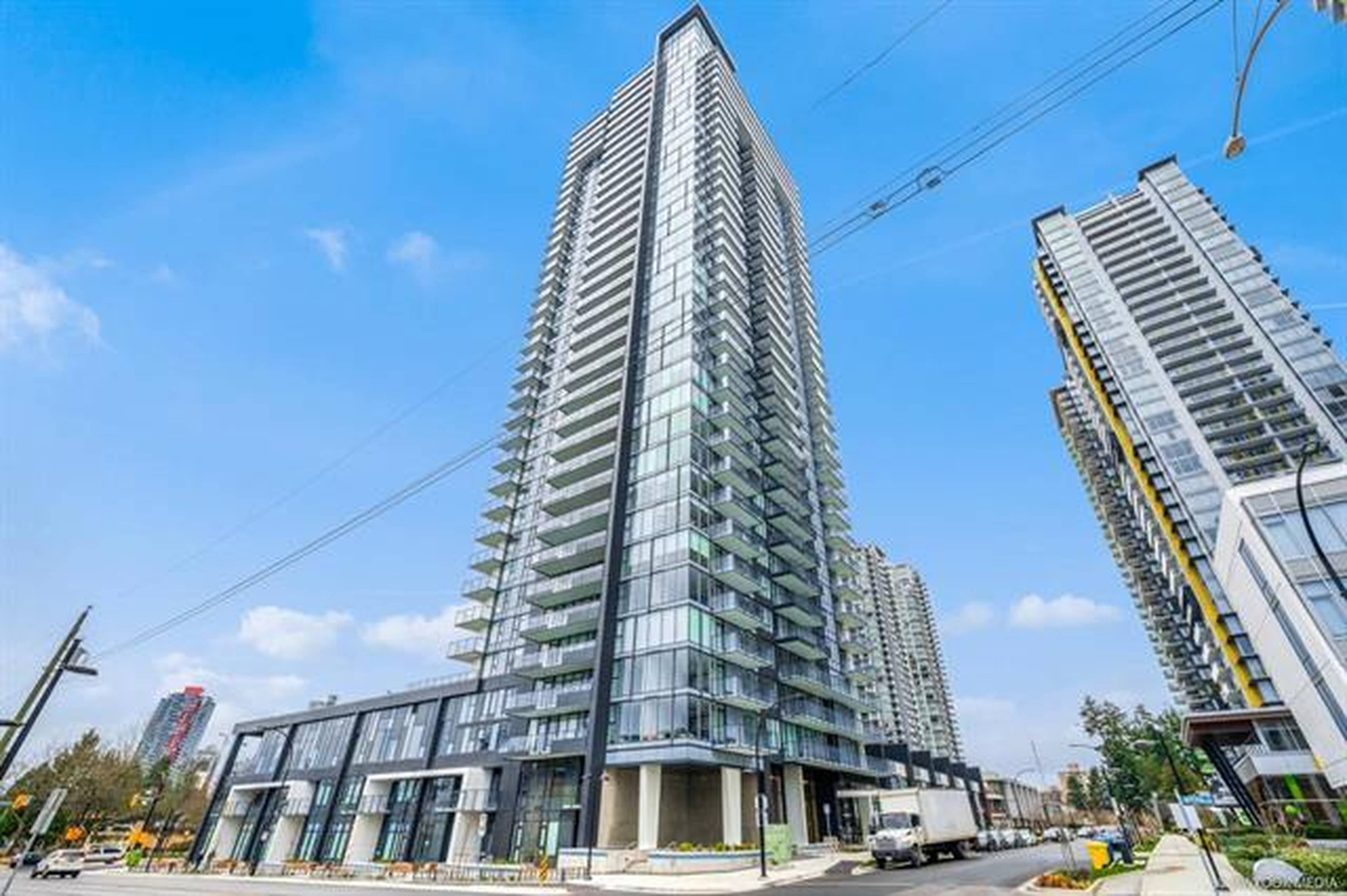 2 ch.  · 2 s. de bains for rent $3,300 / mois