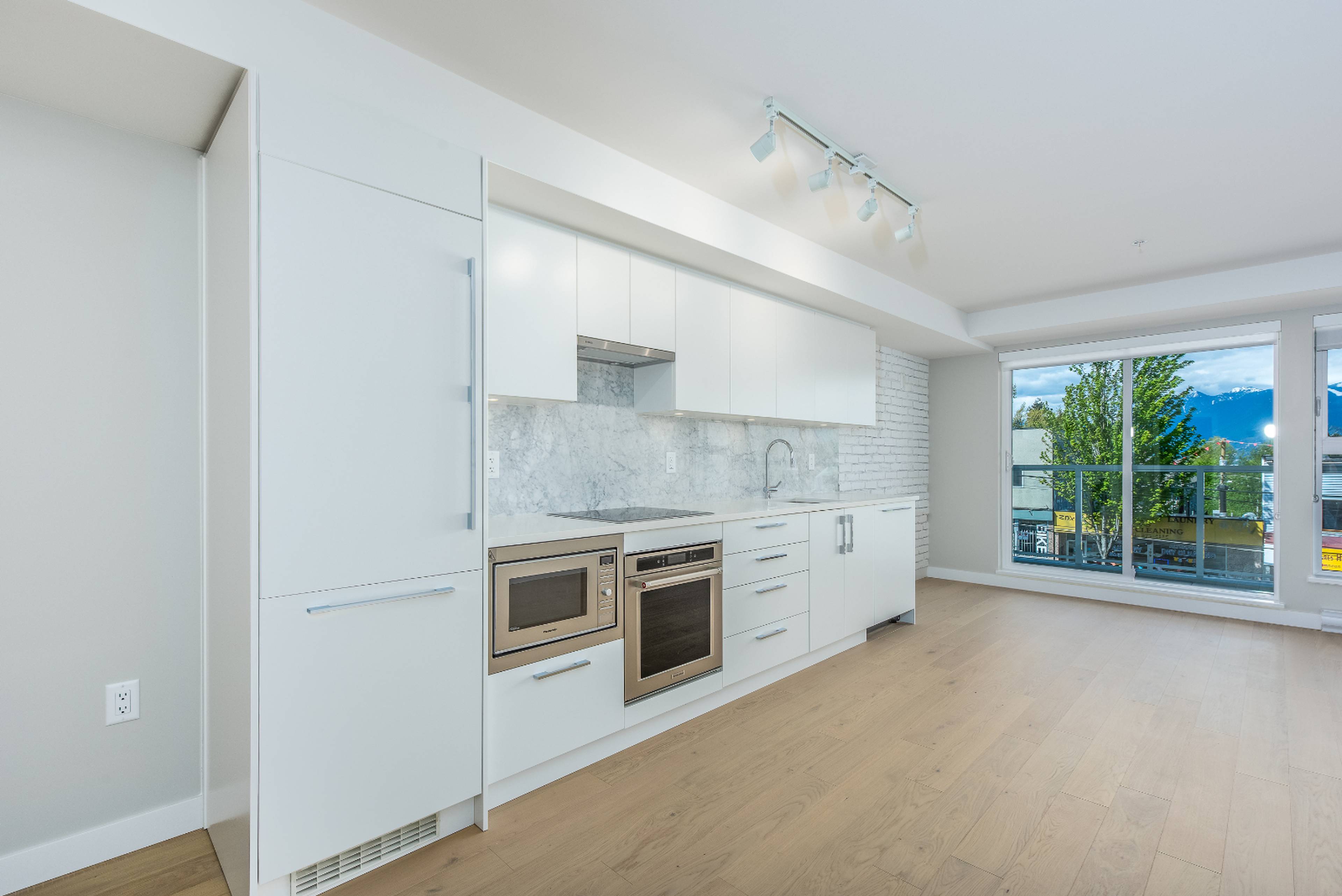 单身公寓  · 1 卫 for rent $1,900 / 月