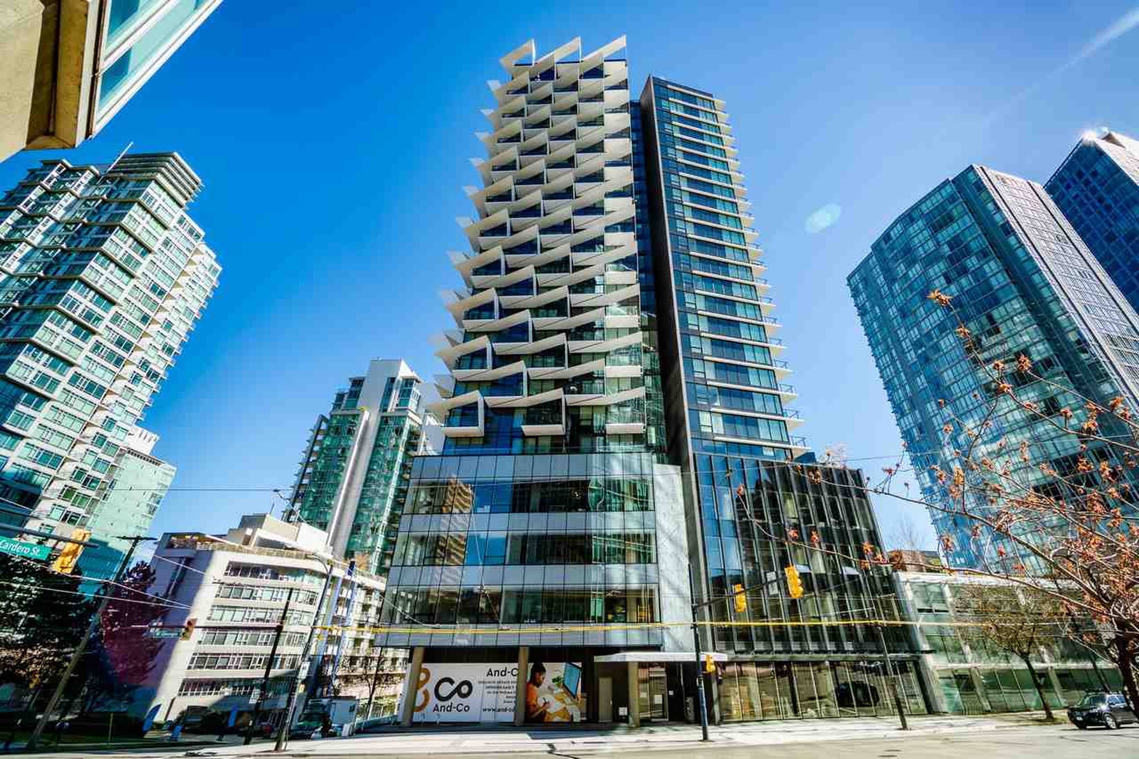 2 室  · 2.5 卫 for rent $6,800 / 月