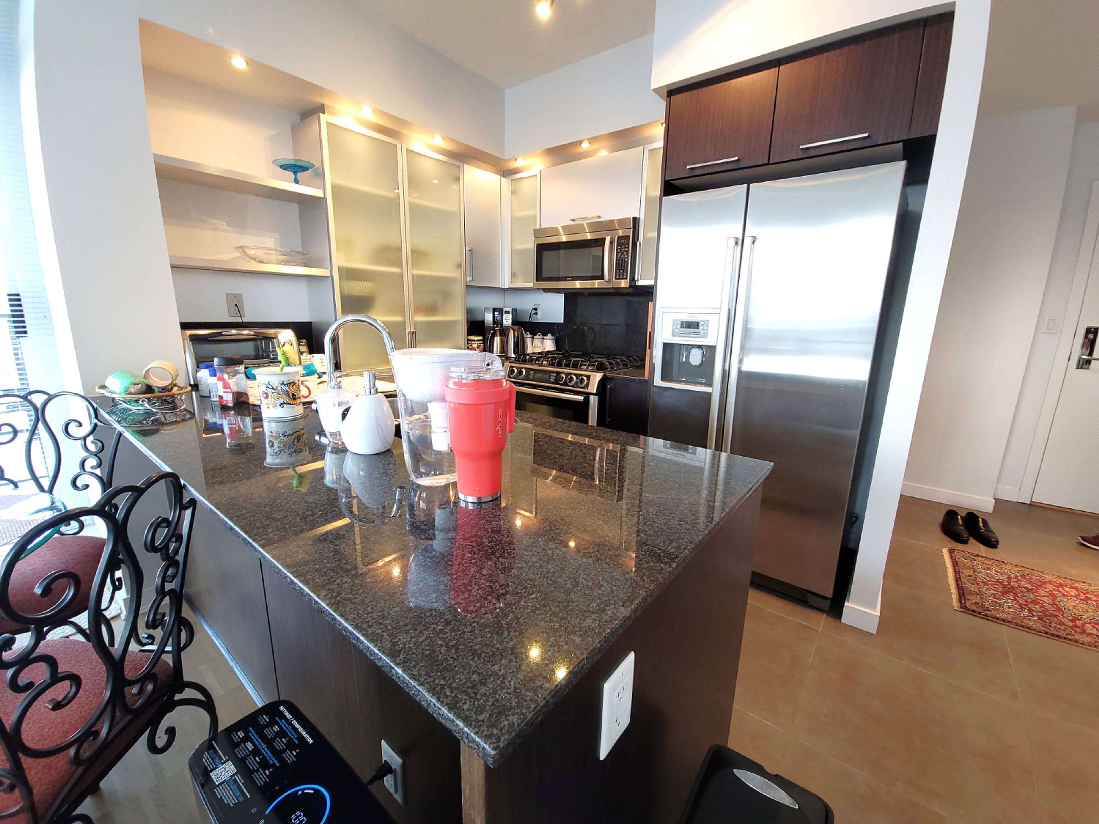 2 ch.  · 2 s. de bains for rent $2,900 / mois