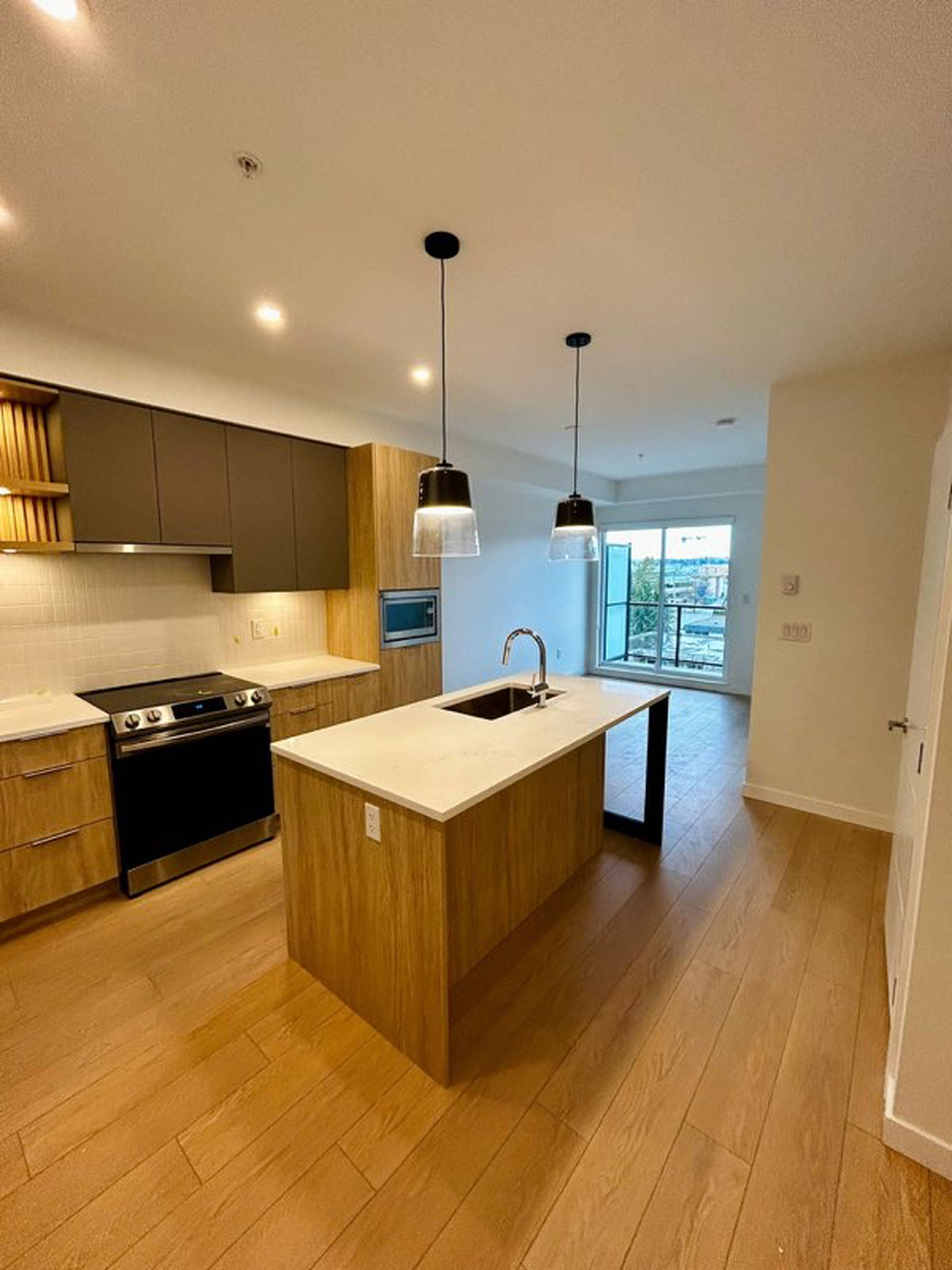 1 ch.  · 1 s. de bains for rent $1,700 / mois