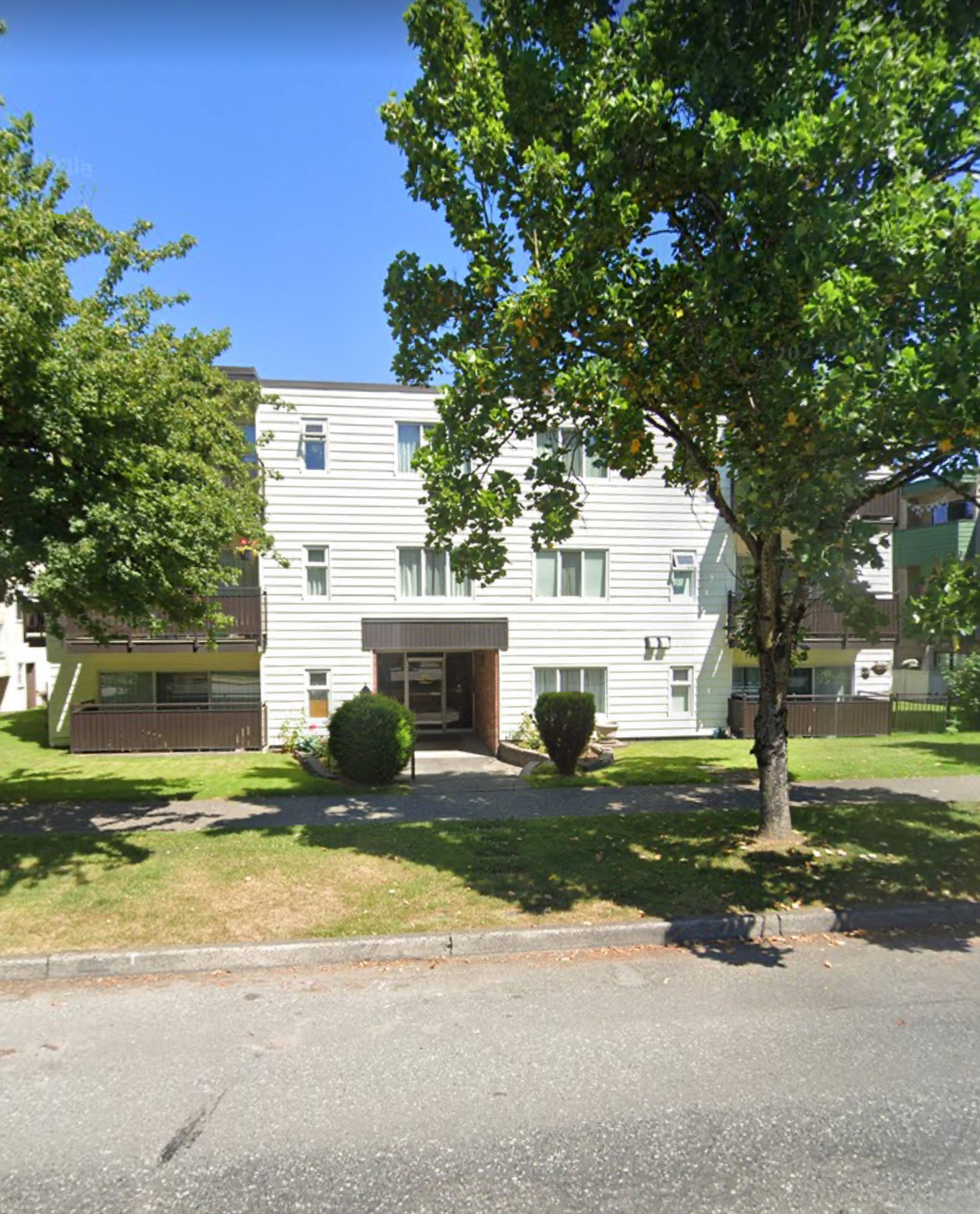 1 ch.  · 1 s. de bains for rent $1,750 / mois