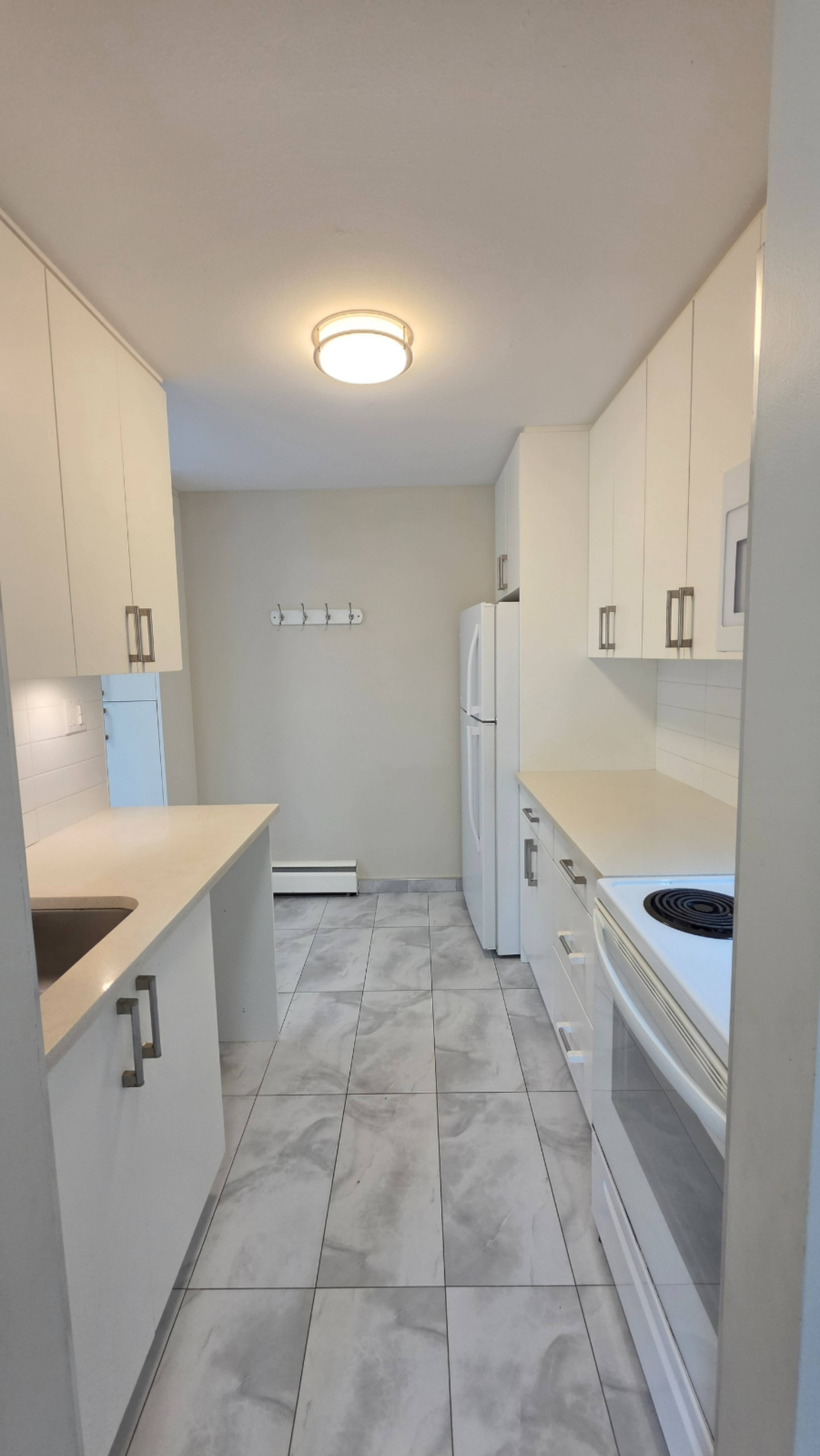 3 ch.  · 1.5 s. de bains for rent $2,900 / mois