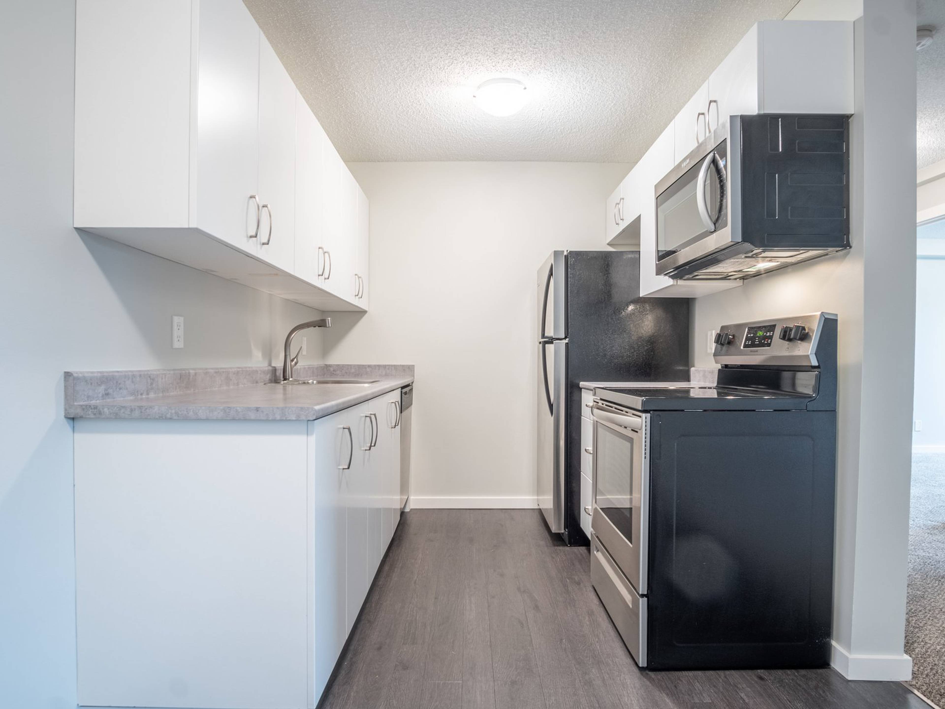 2 ch.  · 1 s. de bains for rent $1,600 / mois