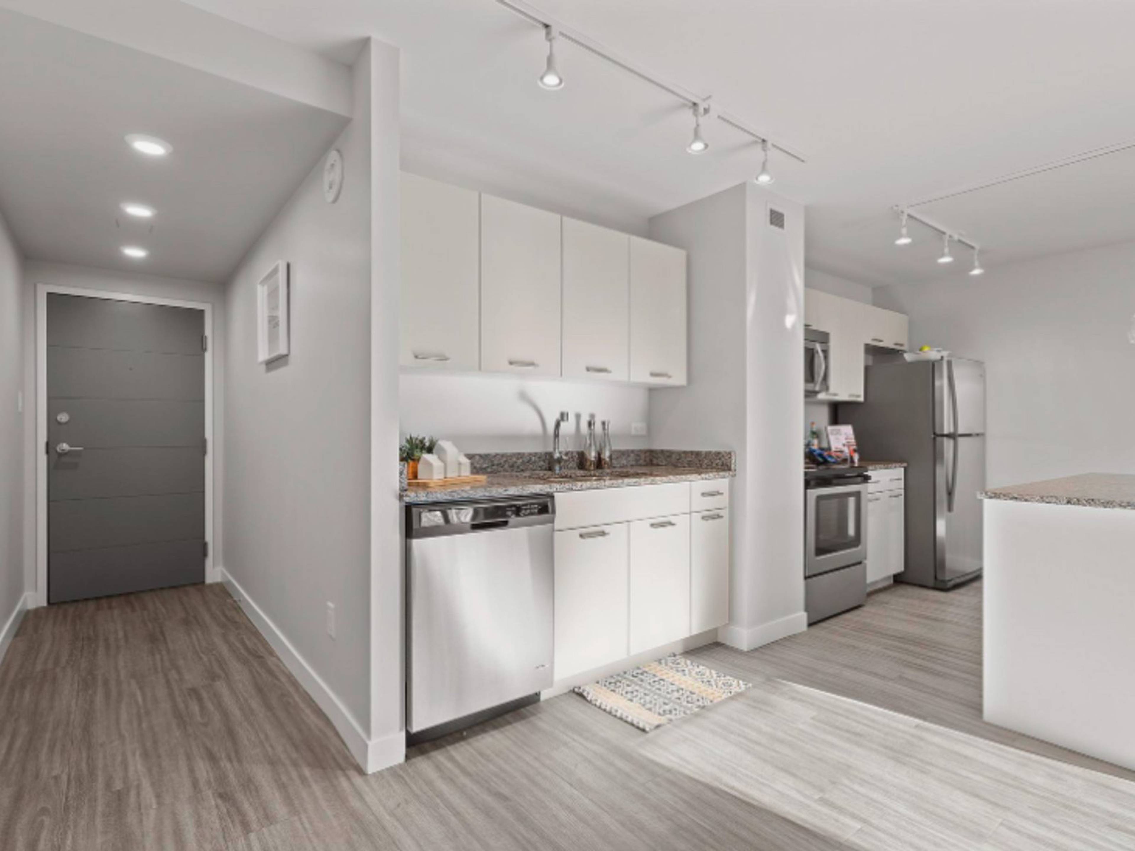 1 室  · 1 卫 for rent $1,915 / 月