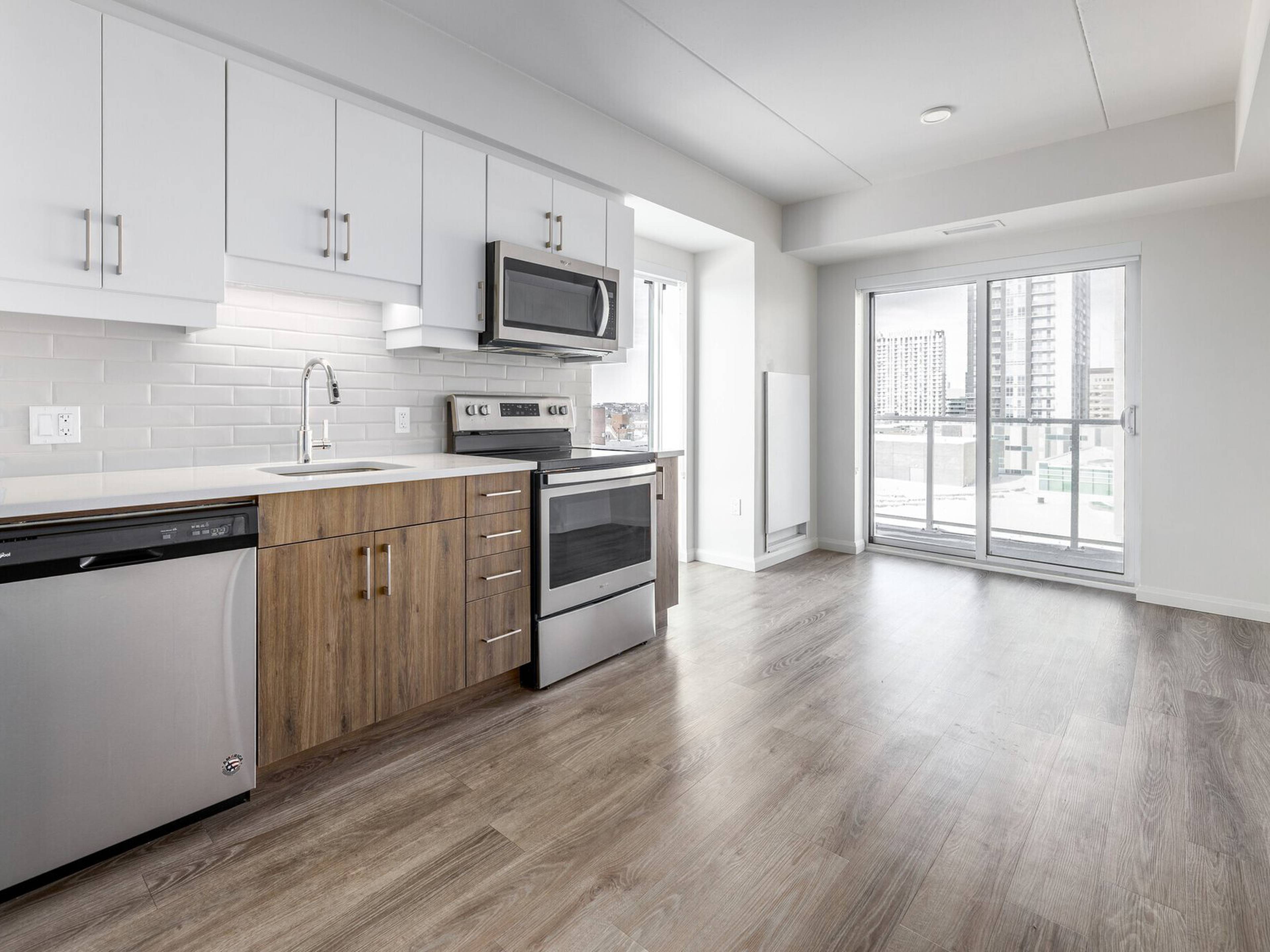 1 ch.  · 1 s. de bains for rent $1,575 / mois