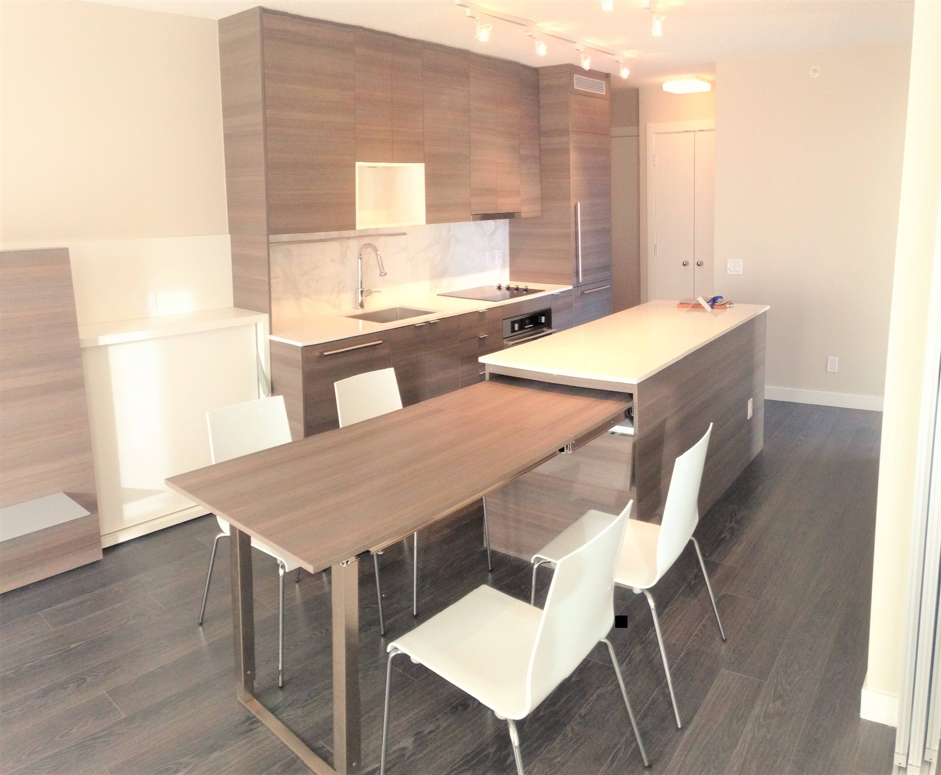 2 室  · 2 卫 for rent $2,100 / 月