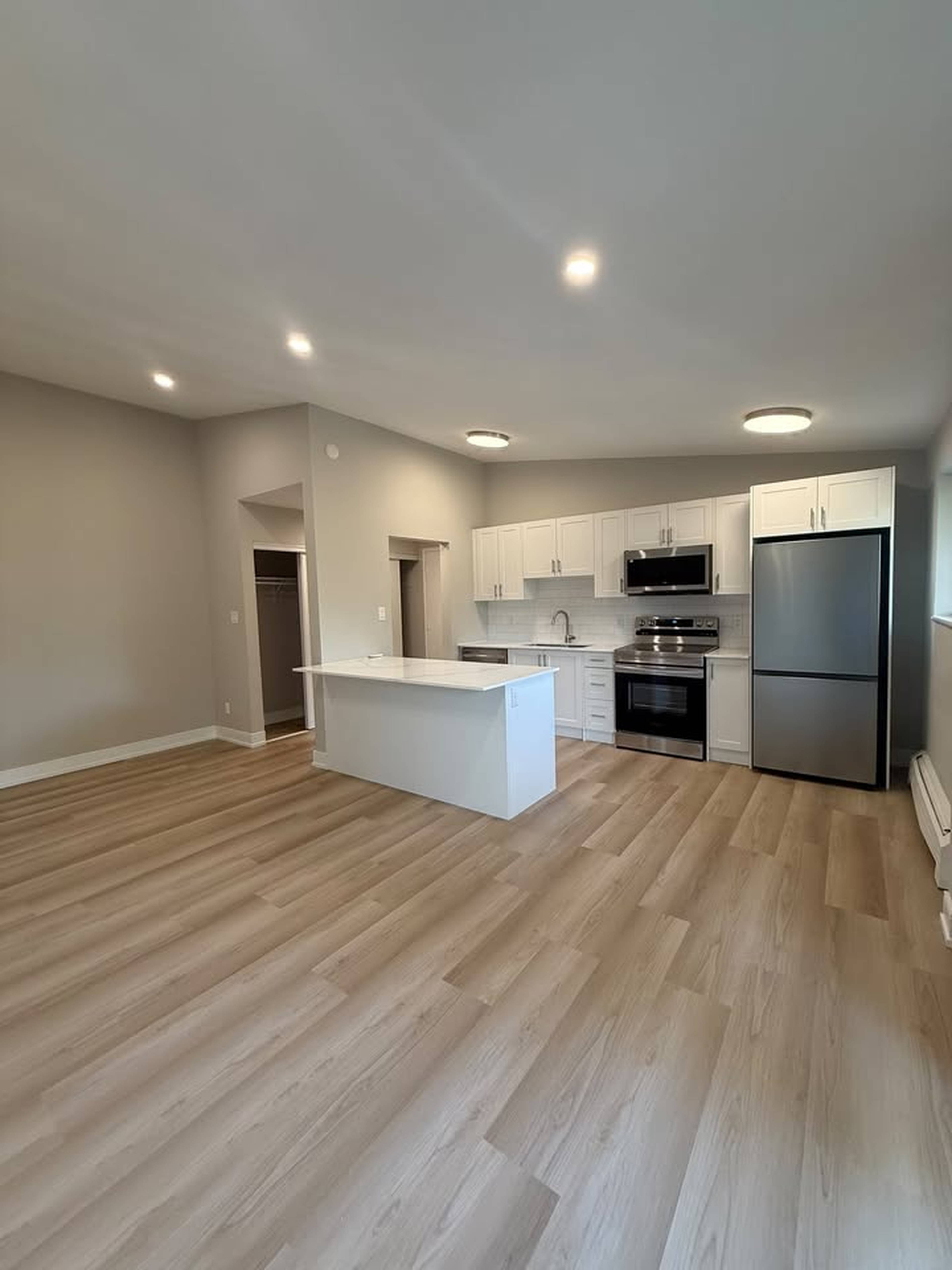 2 室  · 1 卫 for rent $1,995 / 月