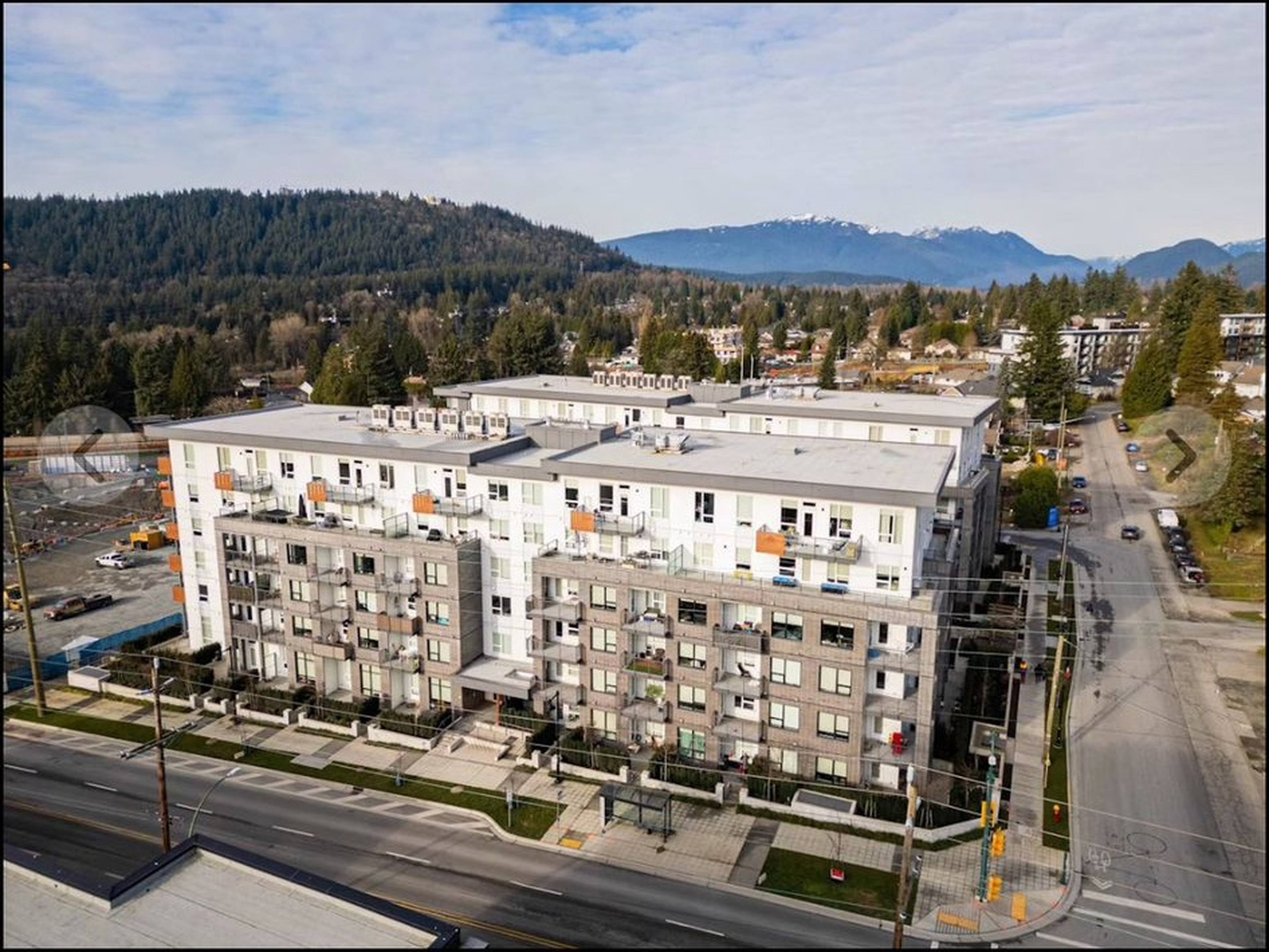 1 ch.  · 1 s. de bains for rent $2,000 / mois