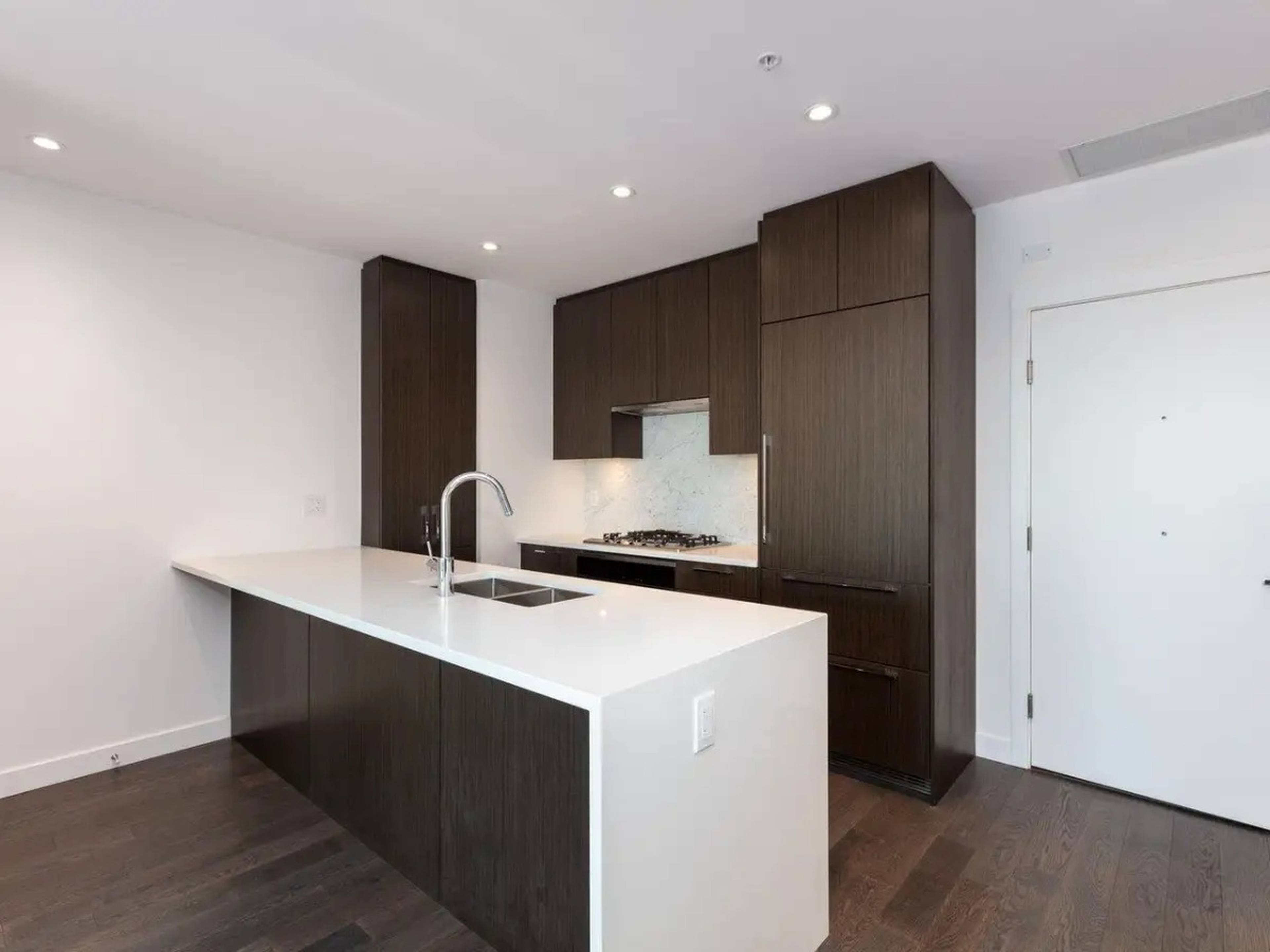 2 ch.  · 2 s. de bains for rent $3,500 / mois