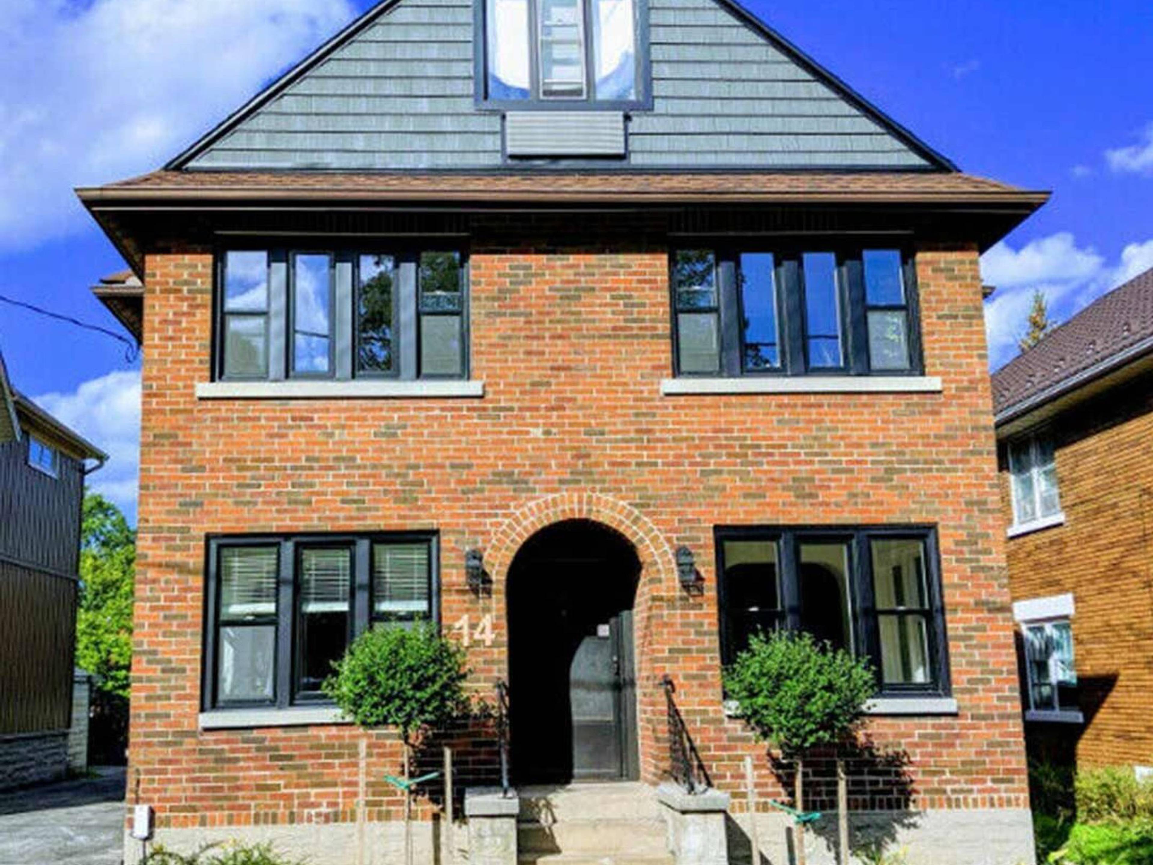 3 室  · 2 卫 for rent $2,200 / 月