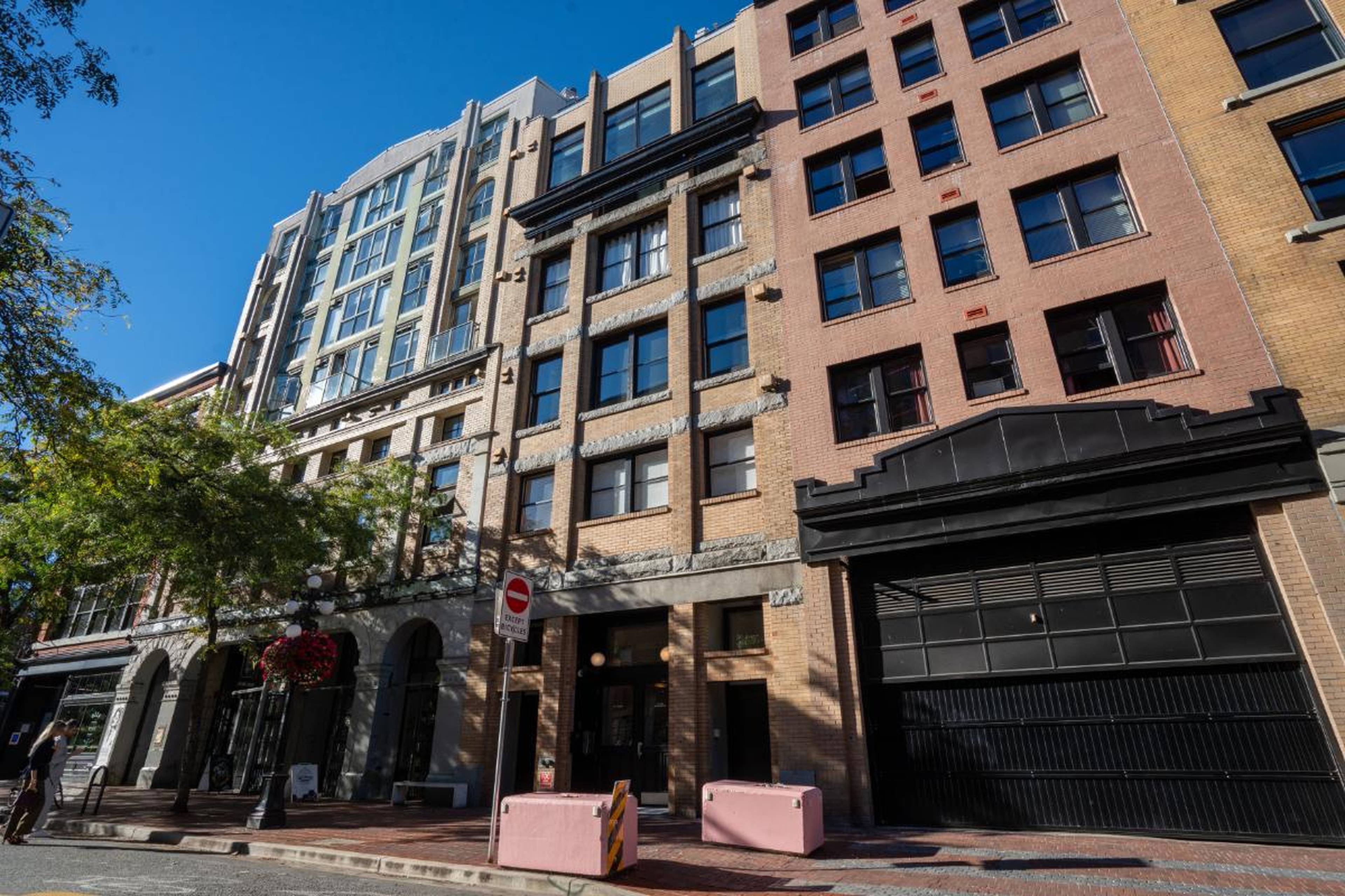 2 Bed  · 2 Bath for rent $4,000 / month