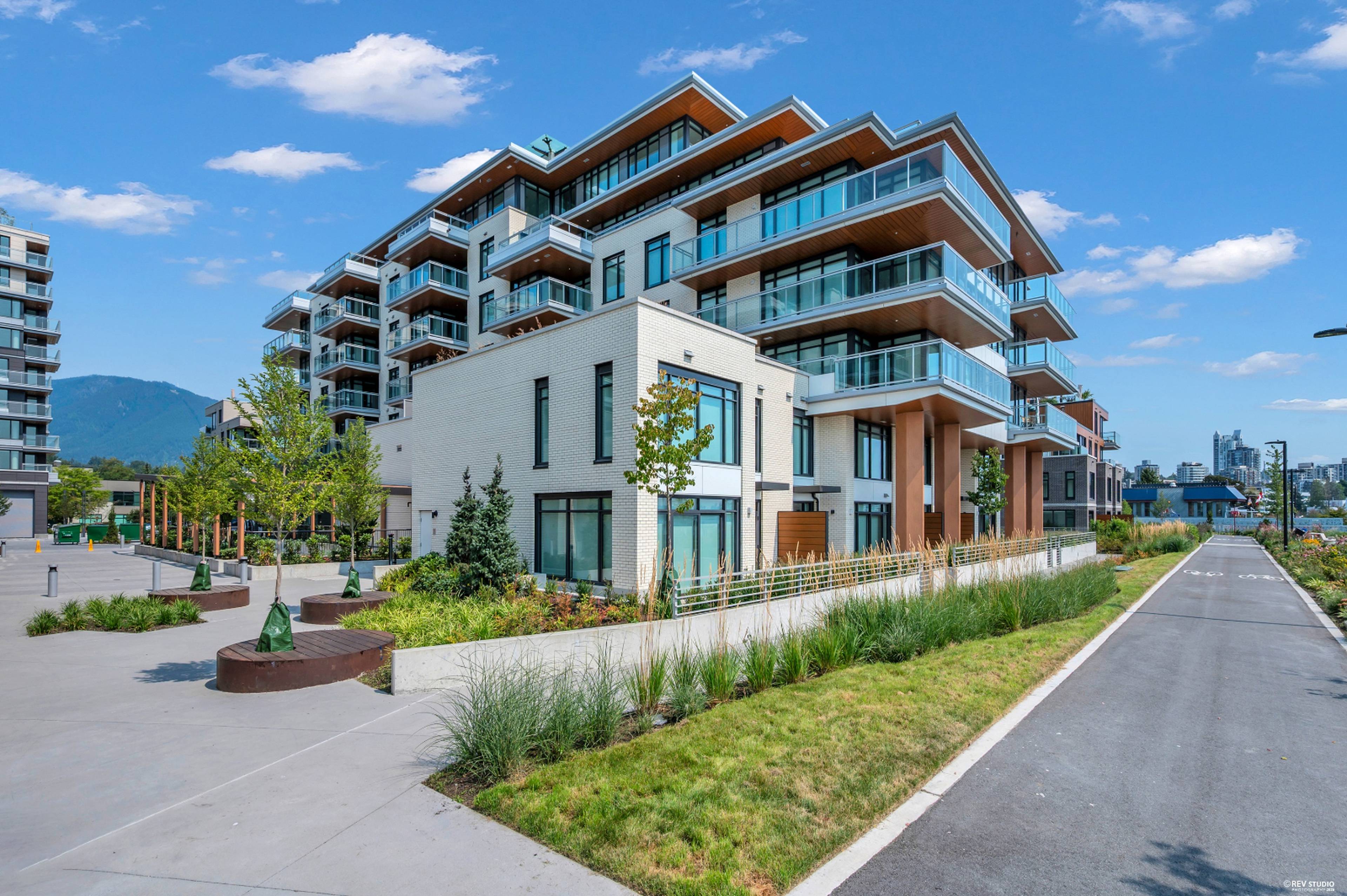 2 室  · 2 卫 for rent $5,600 / 月