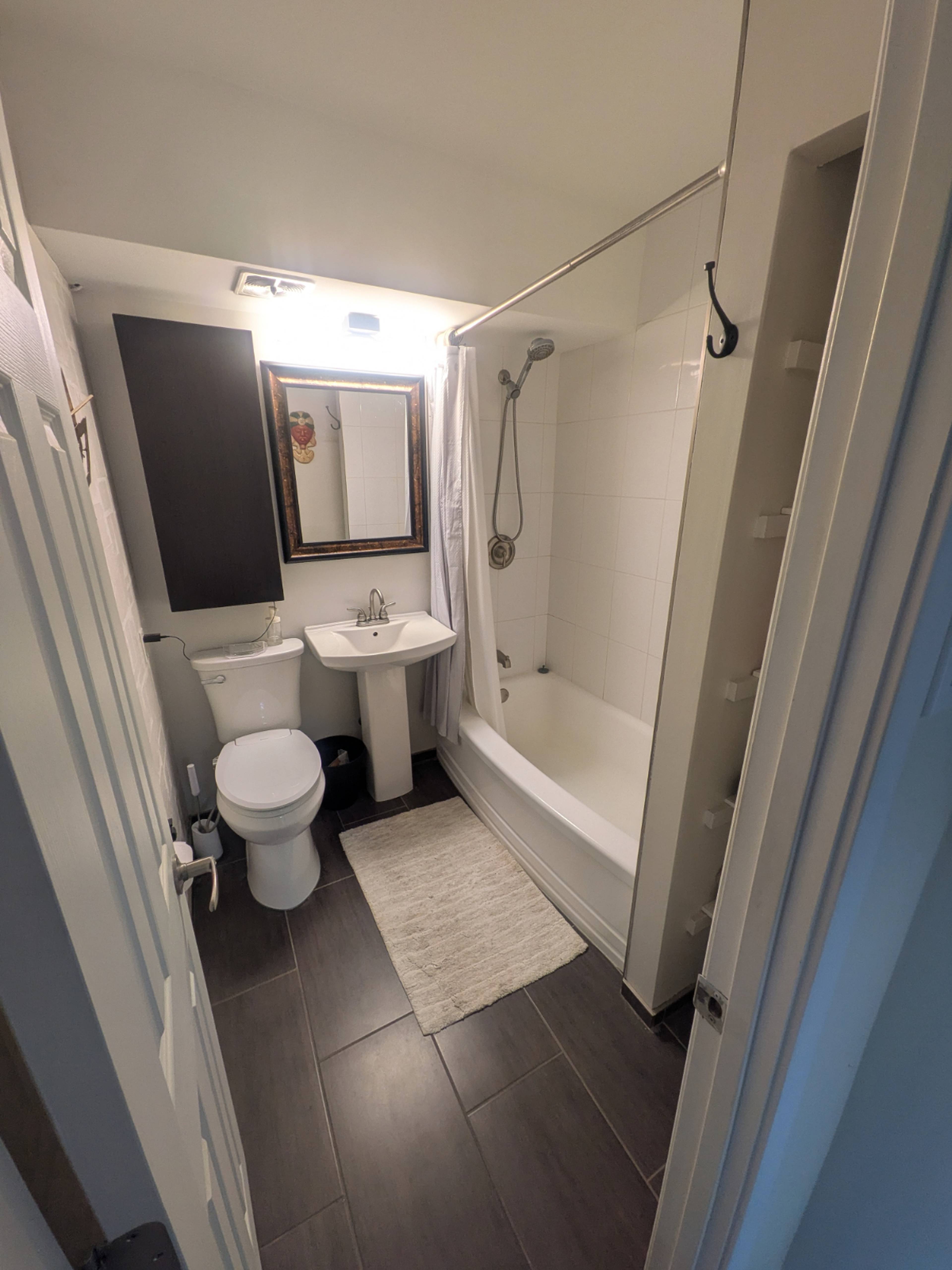 1 室  · 1 卫 for rent $1,600 / 月