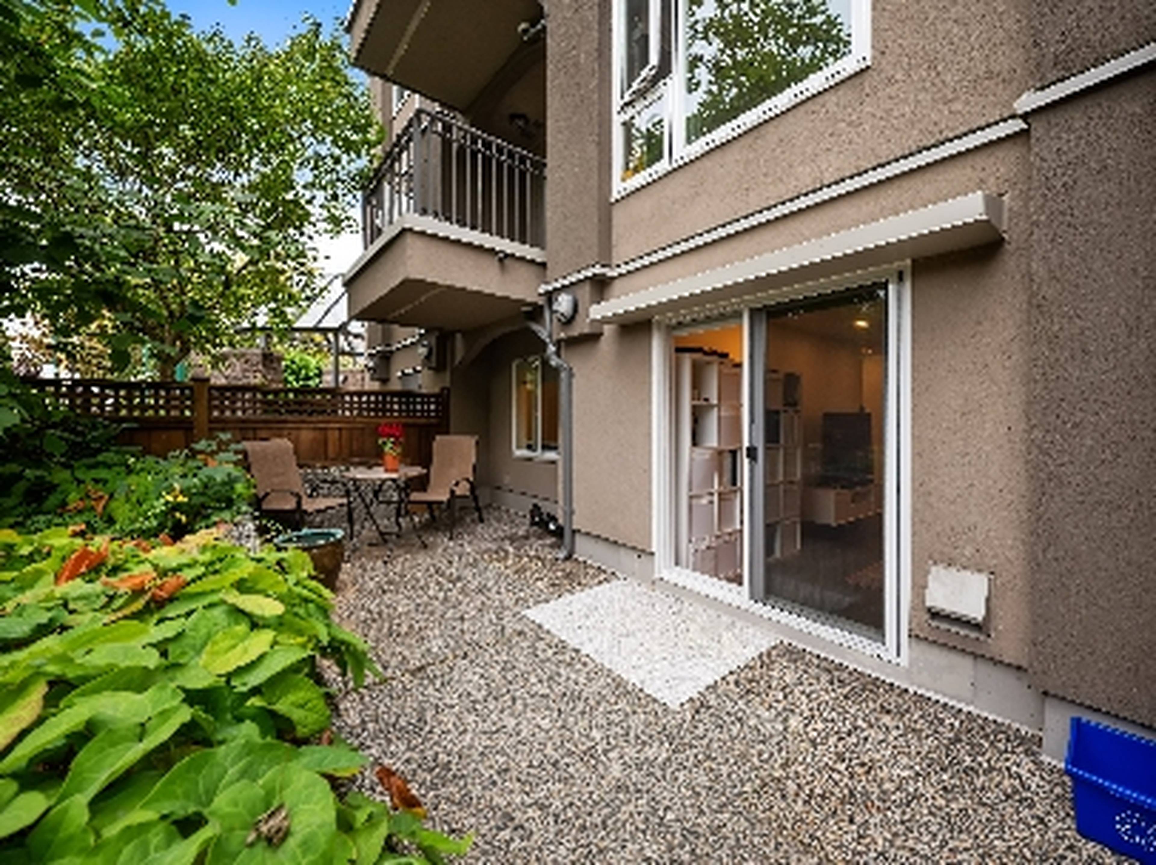 单间 for rent $2,300 / 月