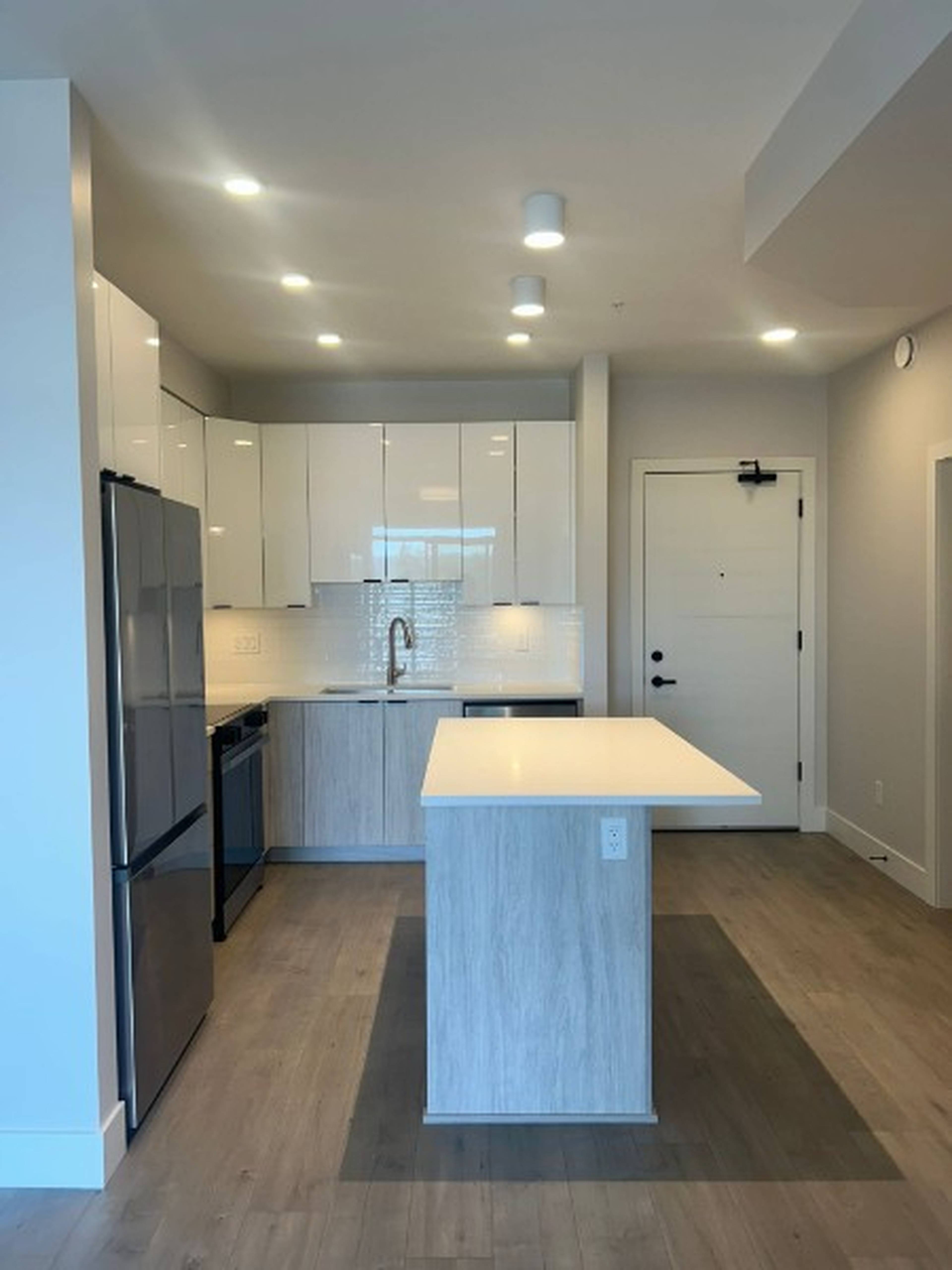 1 室  · 1 卫 for rent $1,700 / 月