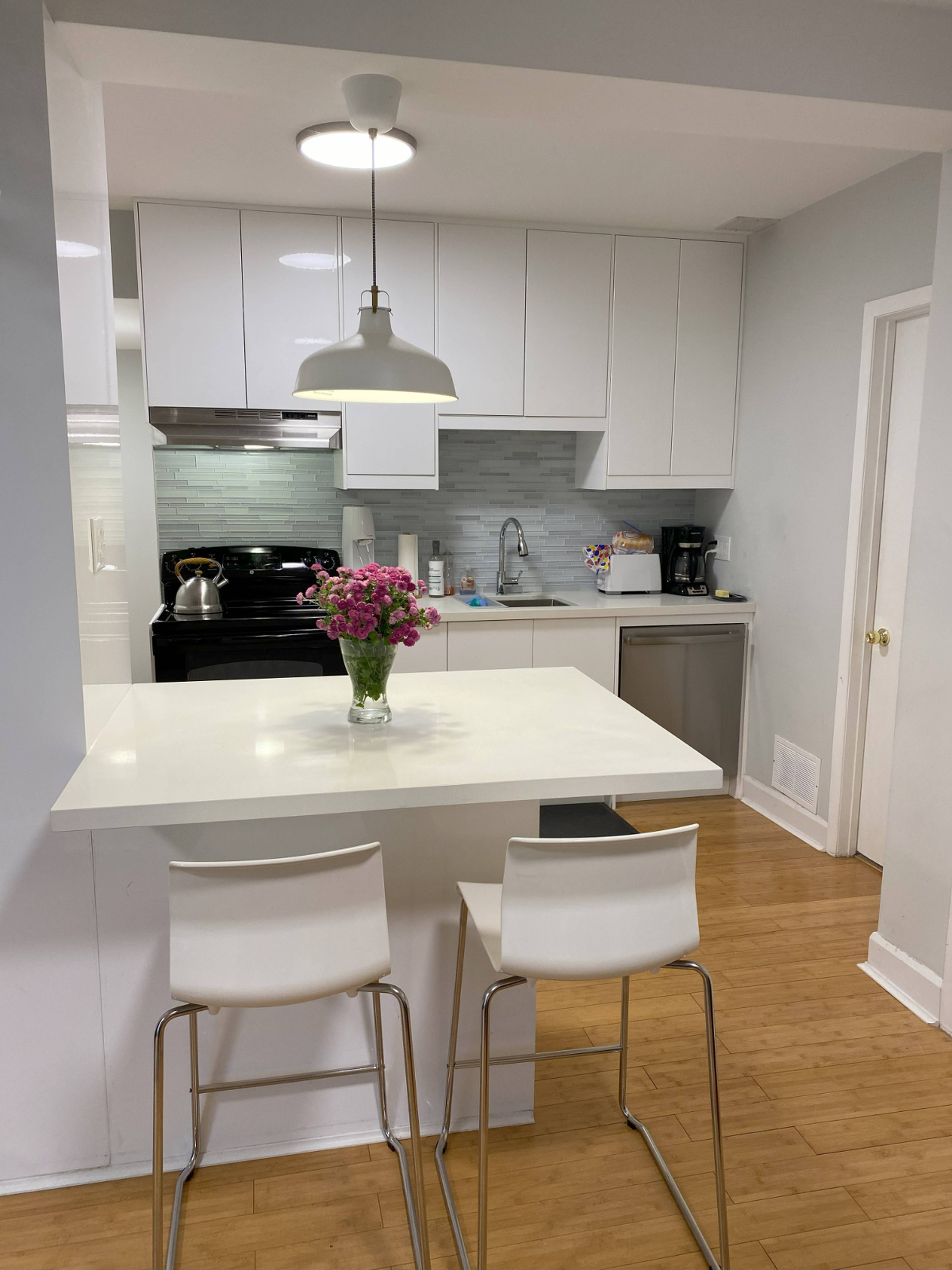 2 室  · 1 卫 for rent $2,600 / 月