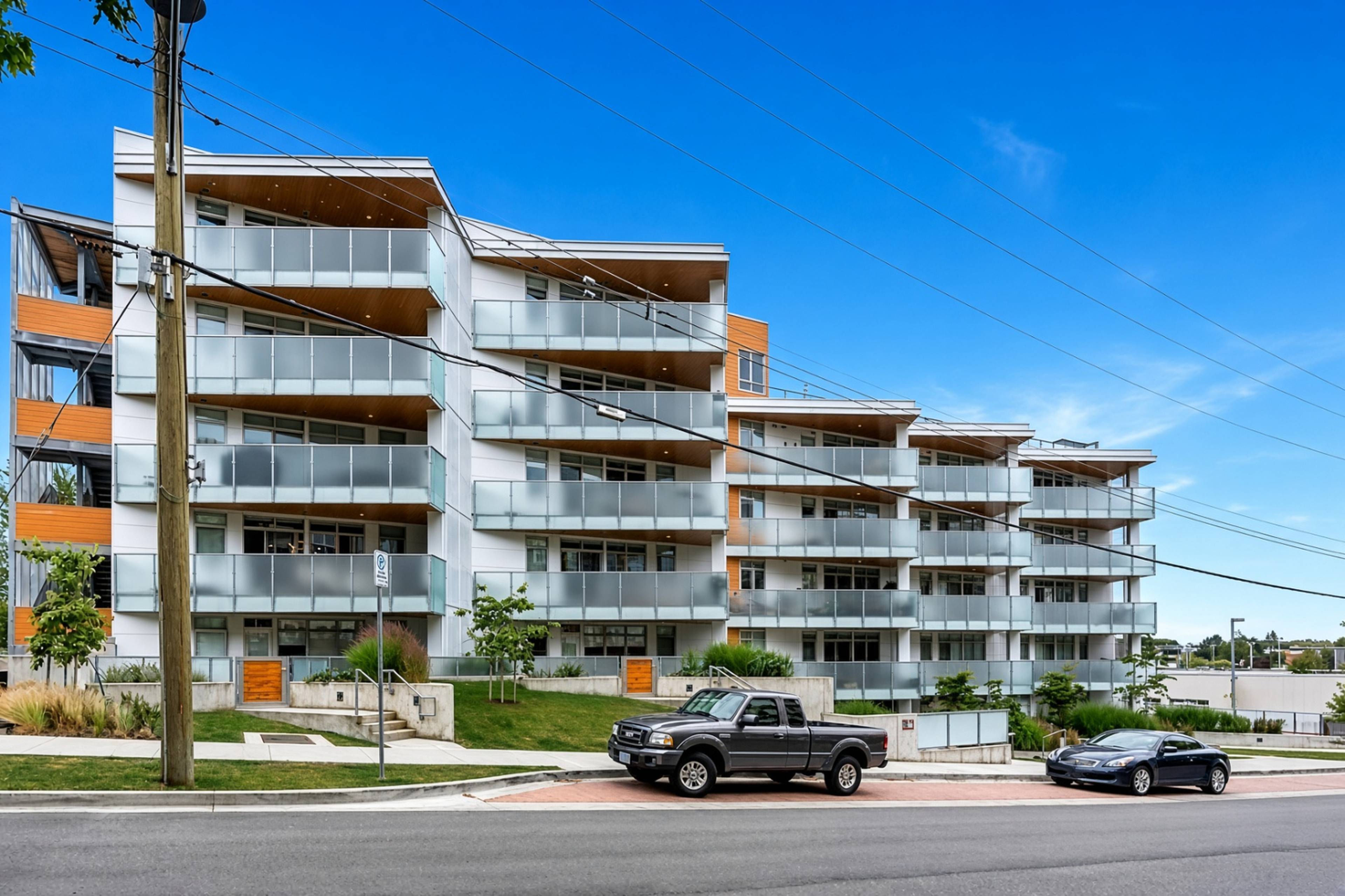 2 ch.  · 2 s. de bains for rent $2,875 / mois