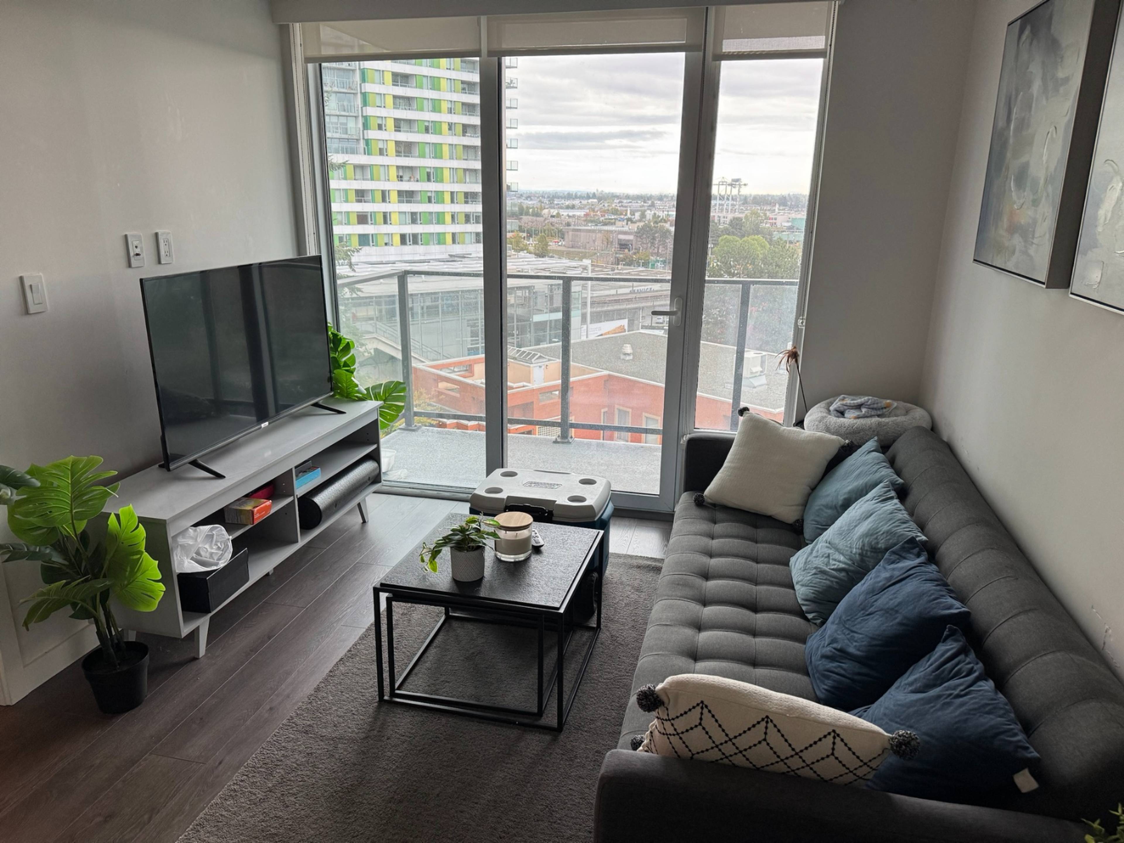 1 ch.  · 1 s. de bains for rent $2,500 / mois