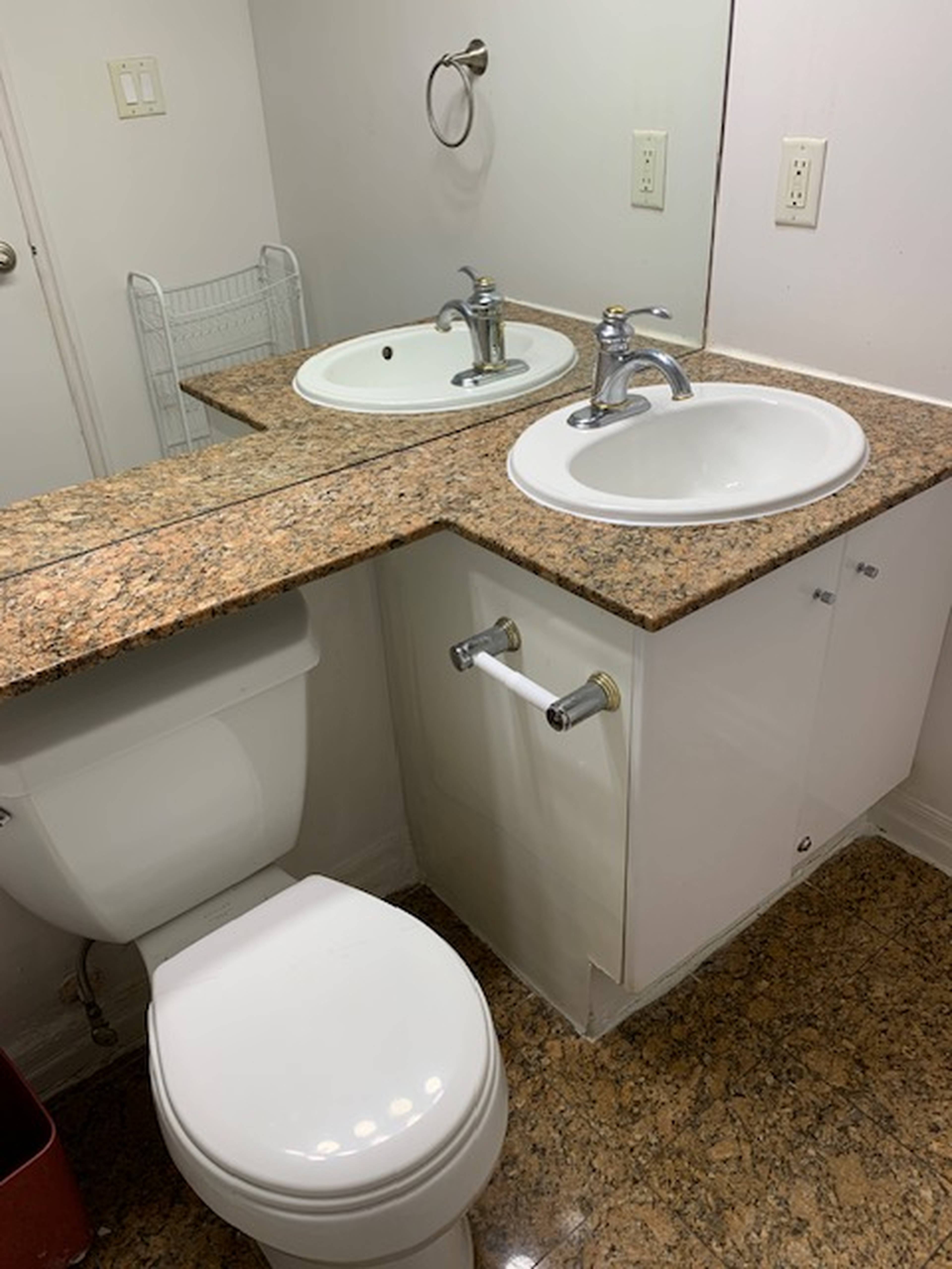 2 ch.  · 2 s. de bains for rent $3,000 / mois
