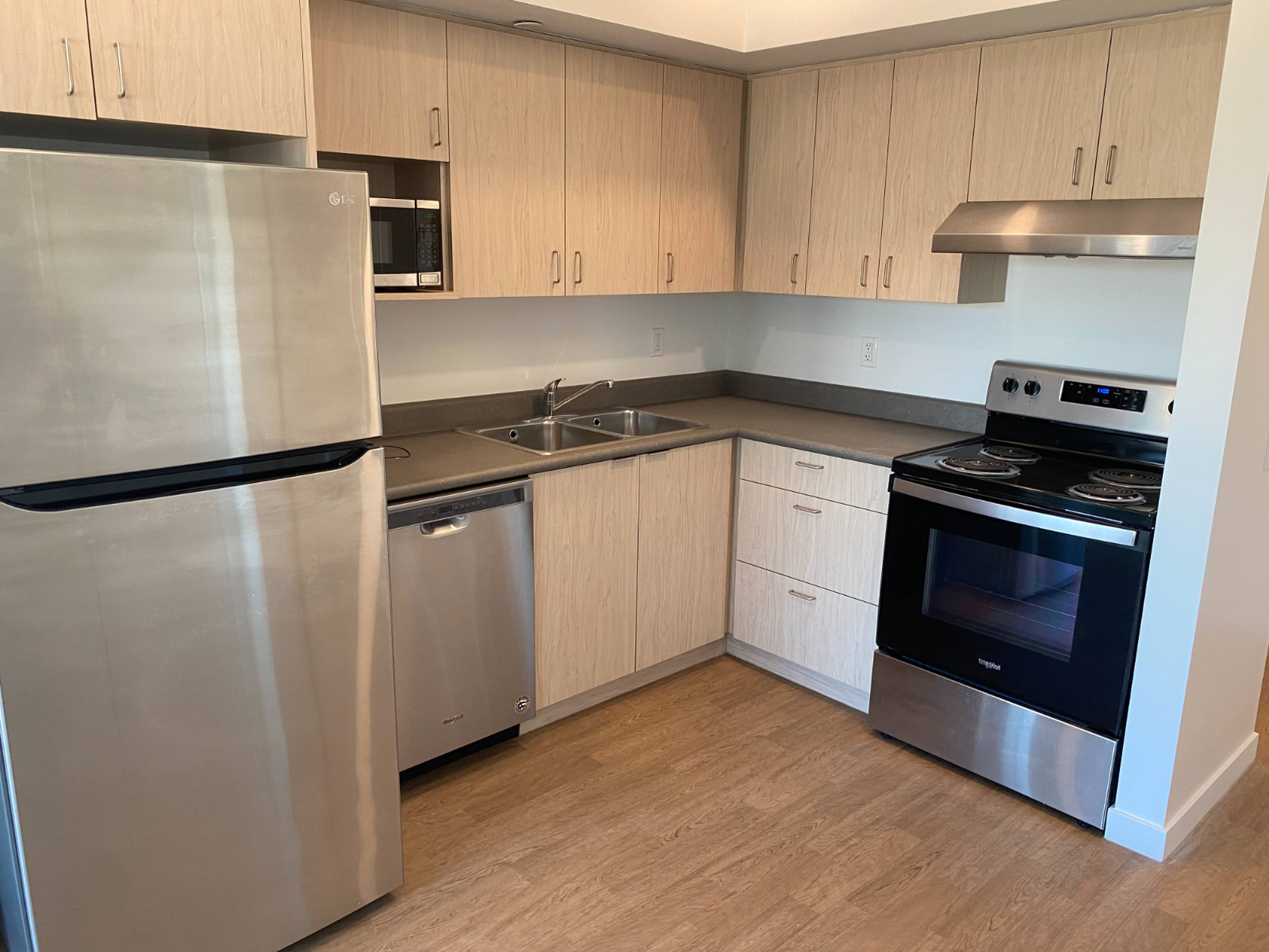 1 ch.  · 1 s. de bains for rent $1,625 / mois