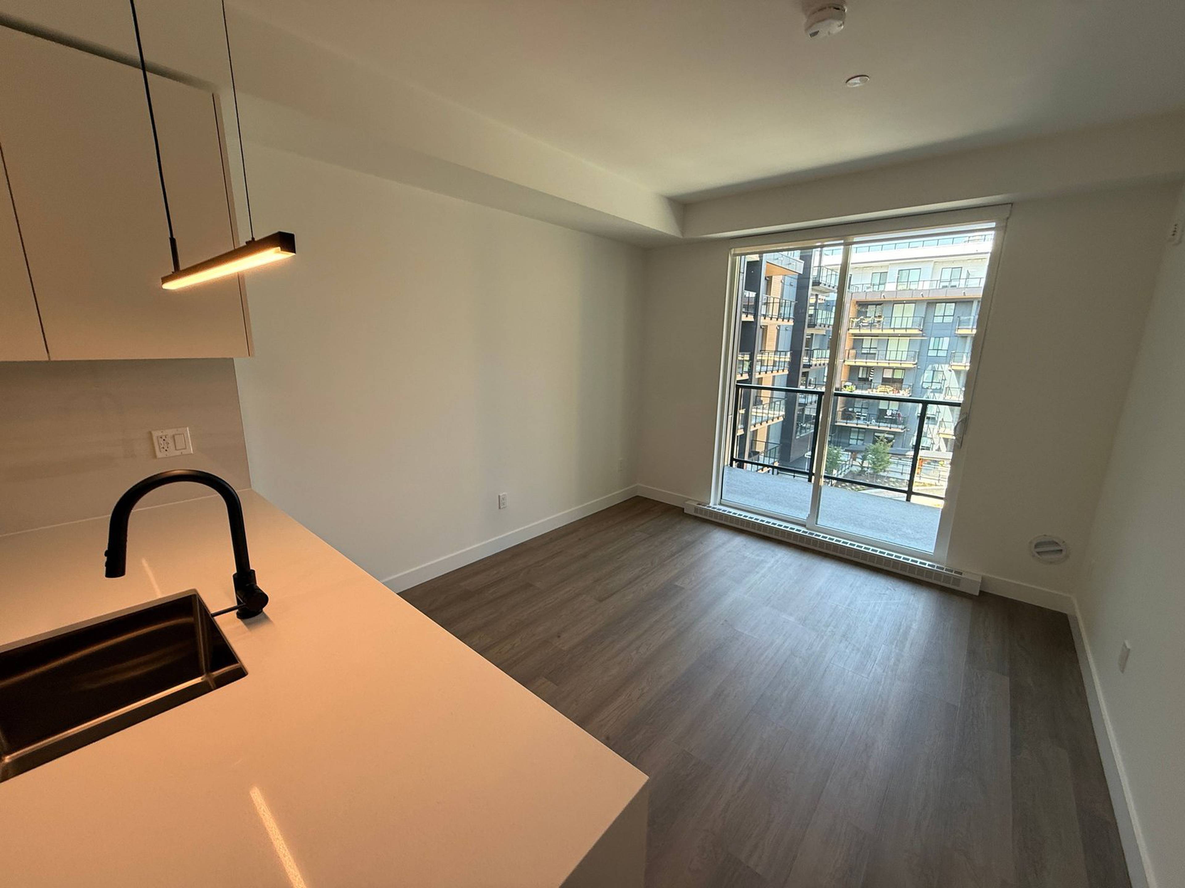 1 ch.  · 1 s. de bains for rent $1,750 / mois