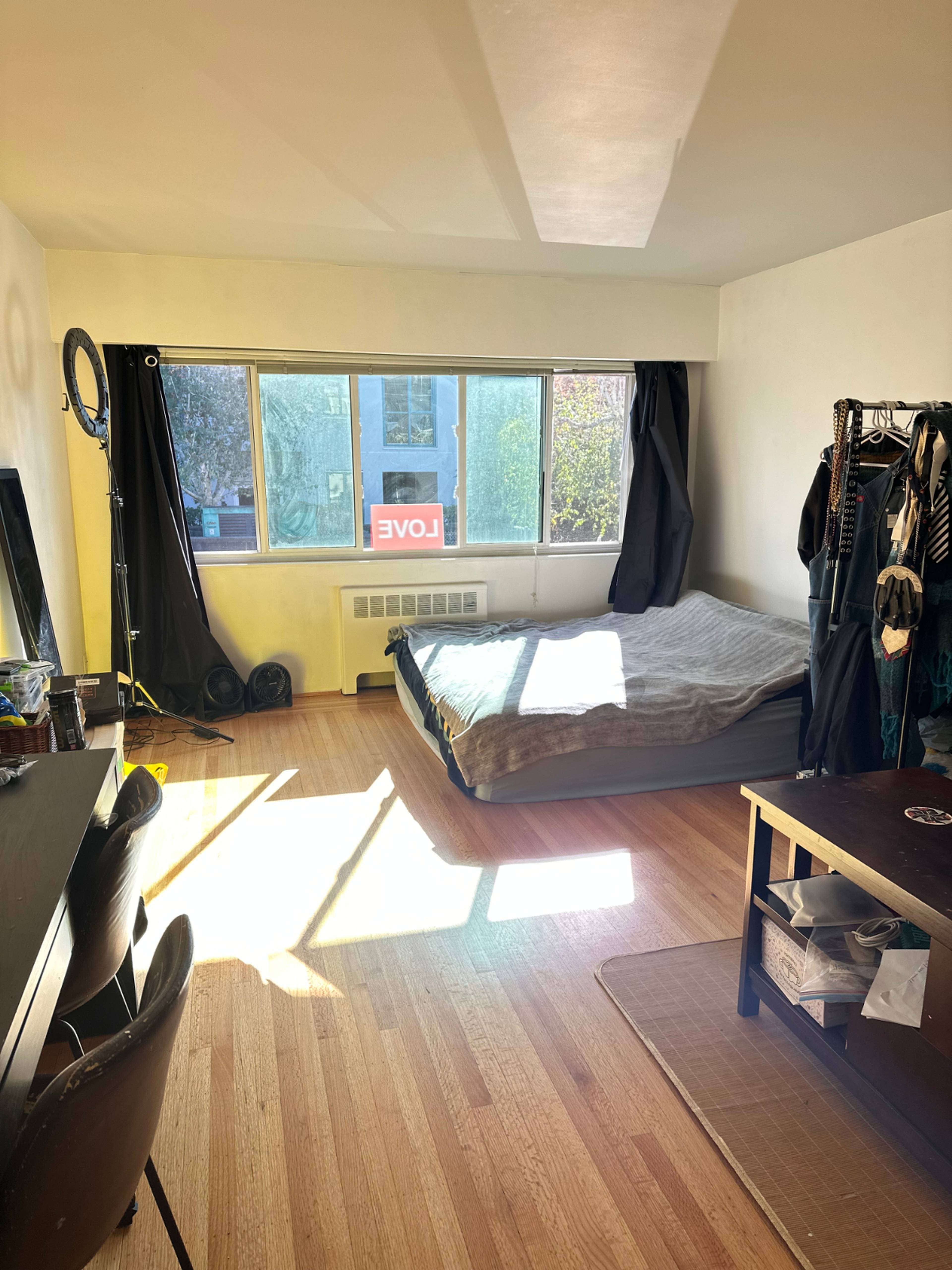 Studio  · 1 s. de bains for rent $1,700 / mois
