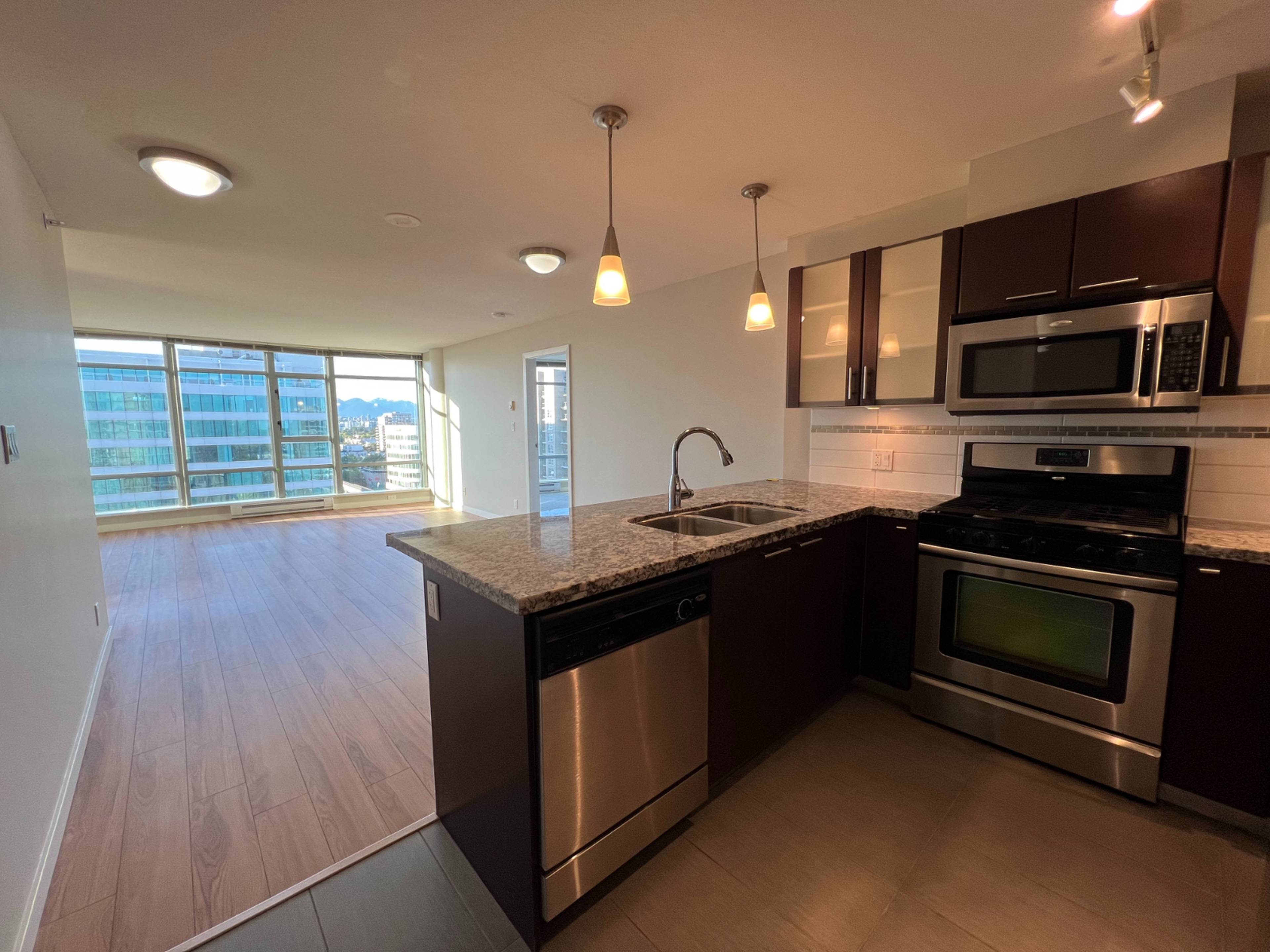 3 ch.  · 2 s. de bains for rent $3,480 / mois
