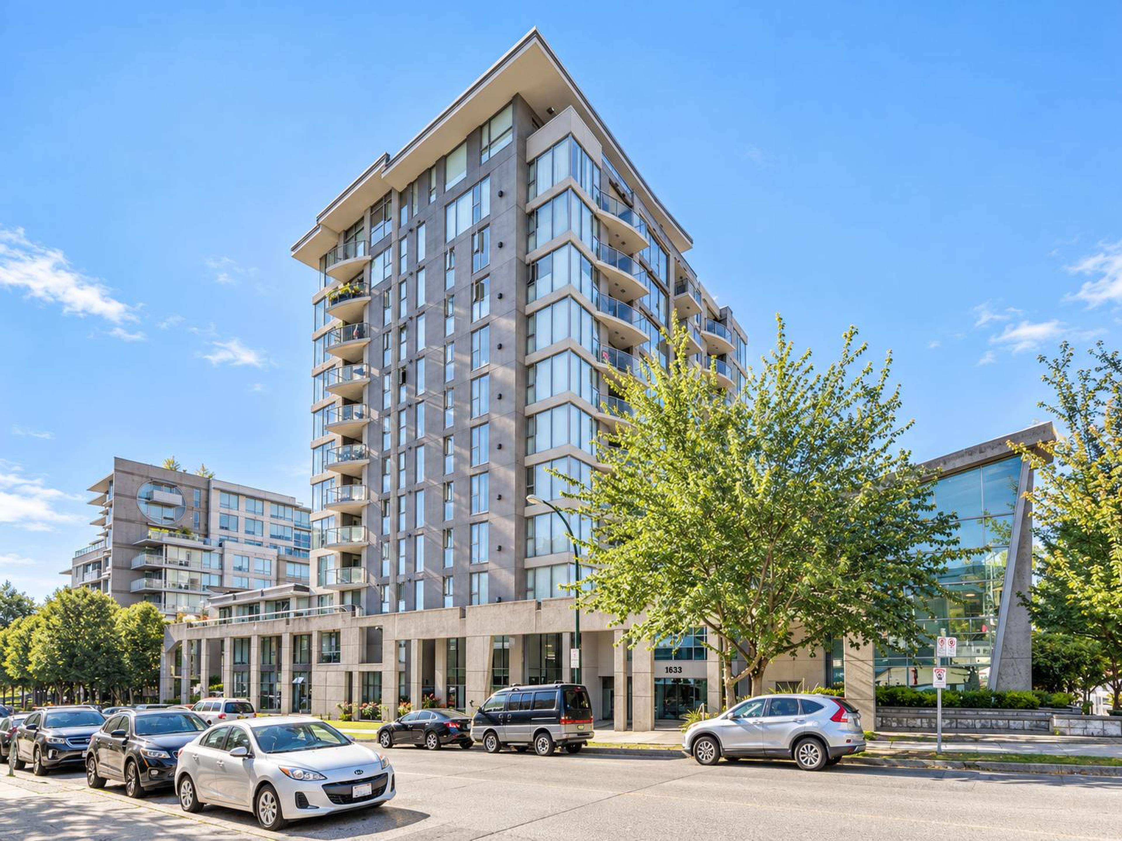 2 室  · 2 卫 for rent $3,695 / 月